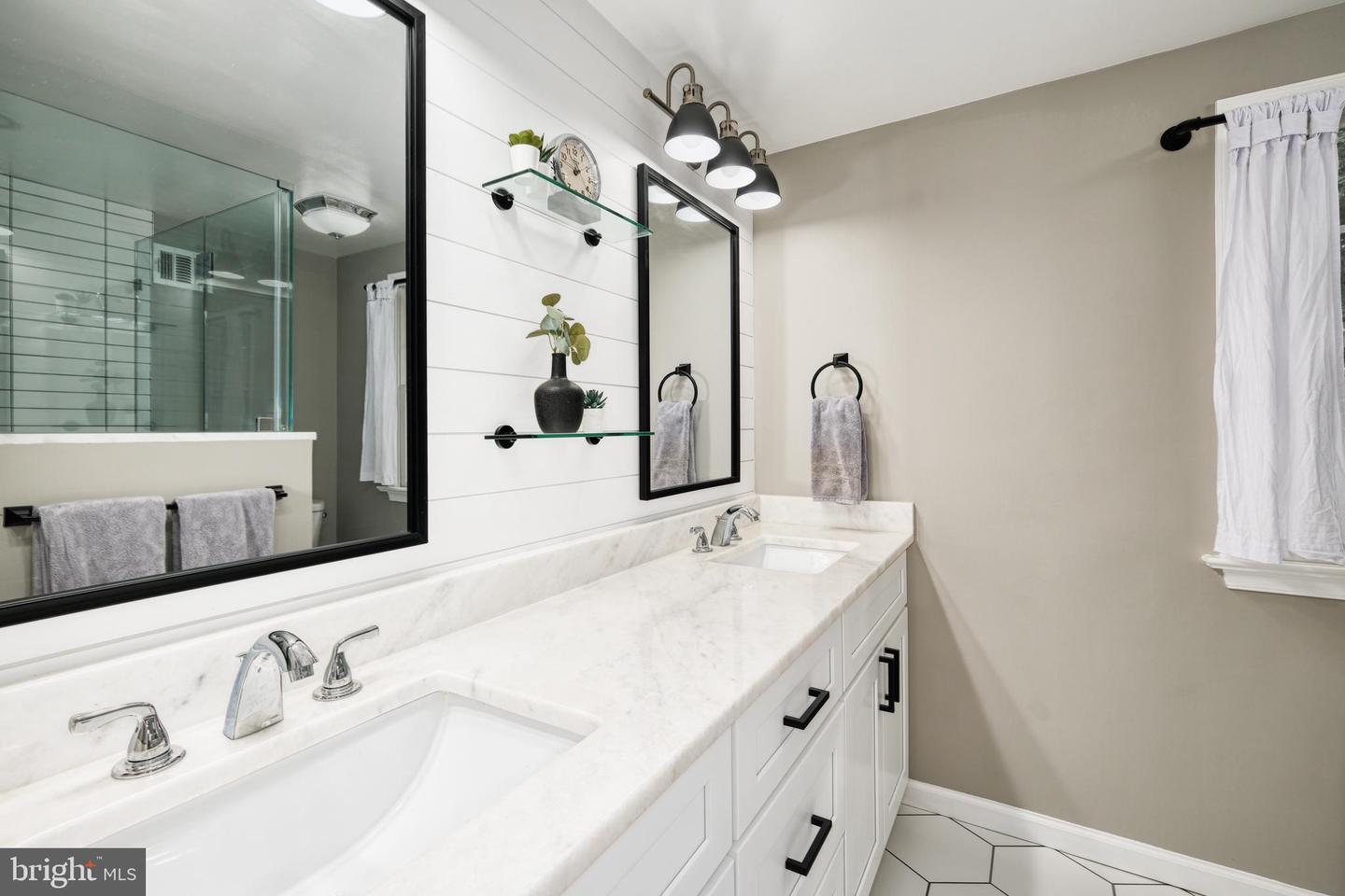 5055 KENERSON DR, FAIRFAX, Virginia 22032, 4 Bedrooms Bedrooms, ,2 BathroomsBathrooms,Residential,For sale,5055 KENERSON DR,VAFX2278122 MLS # VAFX2278122 5055 KENERSON DR, FAIRFAX, Virginia 22032, 4 Bedrooms Bedrooms, ,2 BathroomsBathrooms,Residential,For sale,5055 KENERSON DR,VAFX2278122 MLS # VAFX2278122