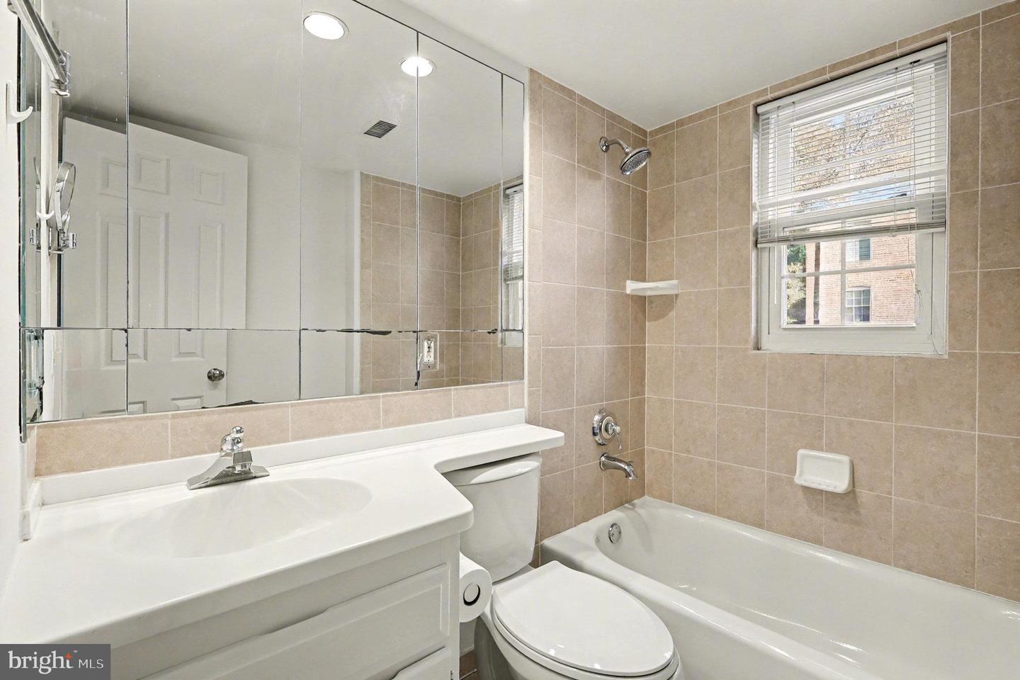 603 BASHFORD LN #3, ALEXANDRIA, Virginia 22314, 1 Bedroom Bedrooms, ,1 BathroomBathrooms,Residential,For sale,603 BASHFORD LN #3,VAAX2051562 MLS # VAAX2051562 603 BASHFORD LN #3, ALEXANDRIA, Virginia 22314, 1 Bedroom Bedrooms, ,1 BathroomBathrooms,Residential,For sale,603 BASHFORD LN #3,VAAX2051562 MLS # VAAX2051562