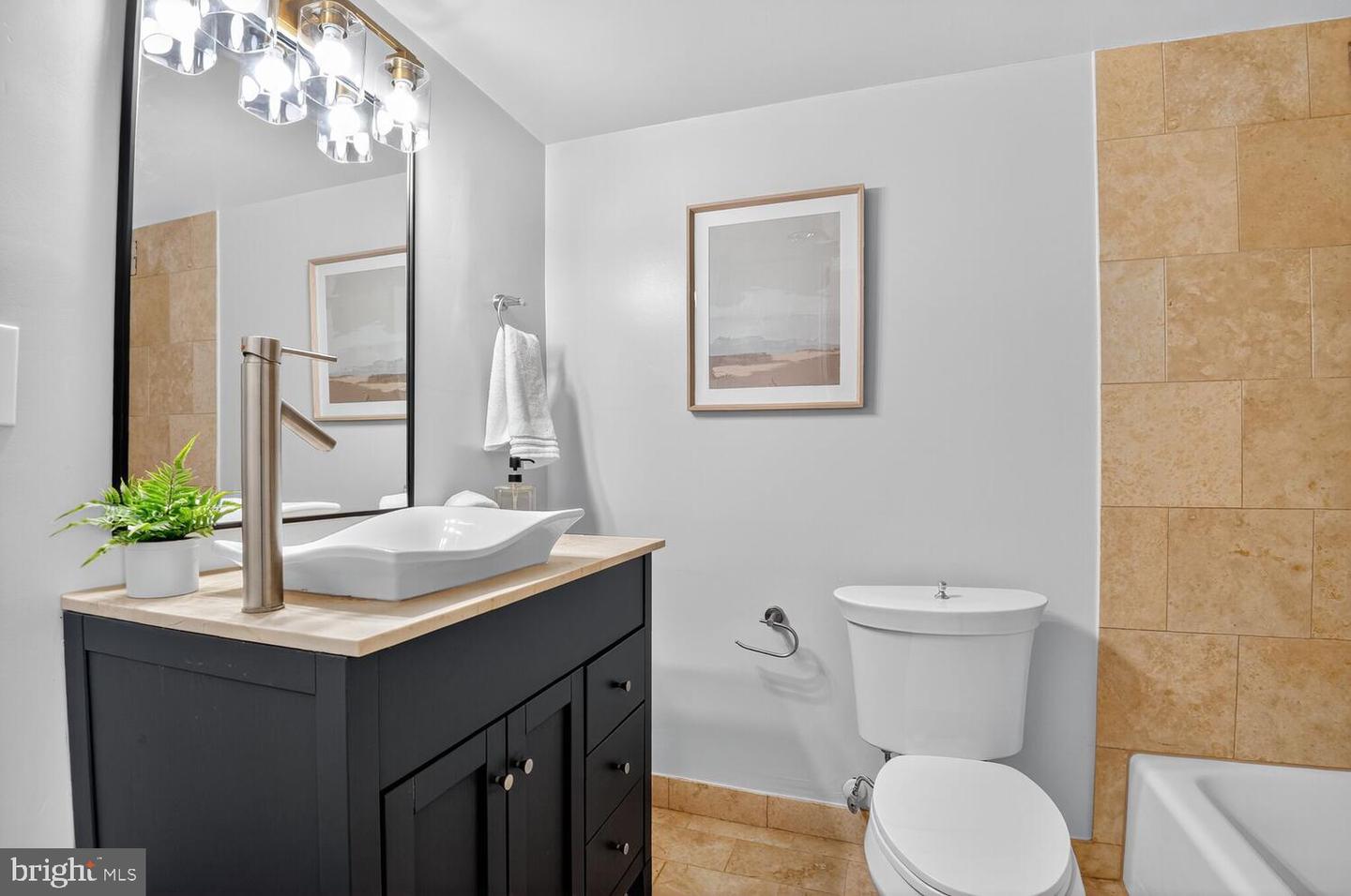 4600 S FOUR MILE RUN DR S #301, ARLINGTON, Virginia 22204, 1 Bedroom Bedrooms, ,1 BathroomBathrooms,Residential,For sale,4600 S FOUR MILE RUN DR S #301,VAAR2065788 MLS # VAAR2065788 4600 S FOUR MILE RUN DR S #301, ARLINGTON, Virginia 22204, 1 Bedroom Bedrooms, ,1 BathroomBathrooms,Residential,For sale,4600 S FOUR MILE RUN DR S #301,VAAR2065788 MLS # VAAR2065788