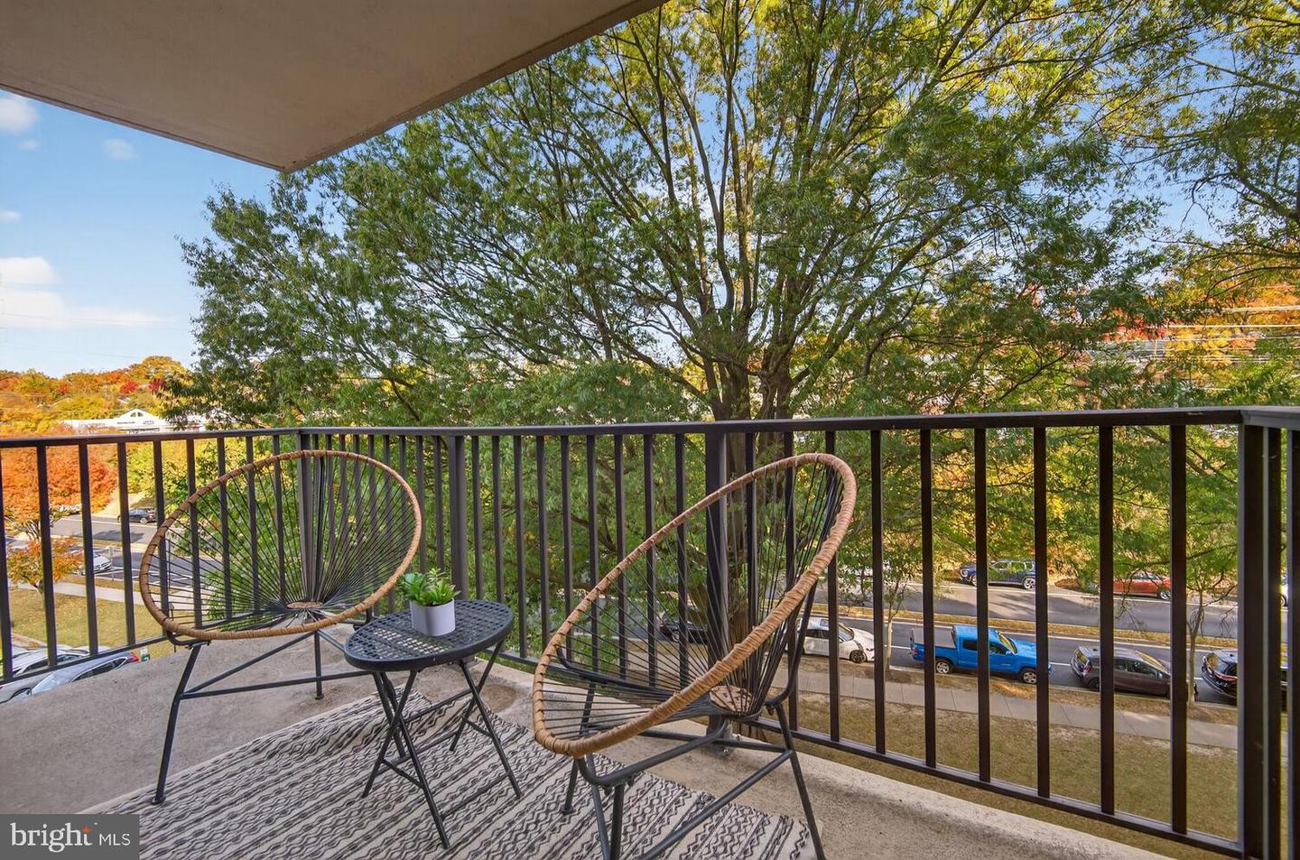 4600 S FOUR MILE RUN DR S #301, ARLINGTON, Virginia 22204, 1 Bedroom Bedrooms, ,1 BathroomBathrooms,Residential,For sale,4600 S FOUR MILE RUN DR S #301,VAAR2065788 MLS # VAAR2065788 4600 S FOUR MILE RUN DR S #301, ARLINGTON, Virginia 22204, 1 Bedroom Bedrooms, ,1 BathroomBathrooms,Residential,For sale,4600 S FOUR MILE RUN DR S #301,VAAR2065788 MLS # VAAR2065788