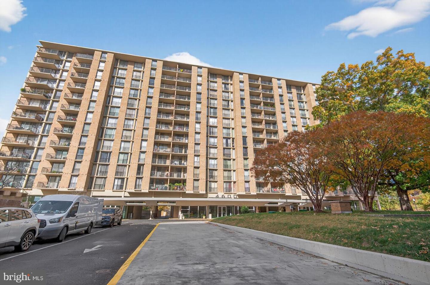 4600 S FOUR MILE RUN DR S #301, ARLINGTON, Virginia 22204, 1 Bedroom Bedrooms, ,1 BathroomBathrooms,Residential,For sale,4600 S FOUR MILE RUN DR S #301,VAAR2065788 MLS # VAAR2065788 4600 S FOUR MILE RUN DR S #301, ARLINGTON, Virginia 22204, 1 Bedroom Bedrooms, ,1 BathroomBathrooms,Residential,For sale,4600 S FOUR MILE RUN DR S #301,VAAR2065788 MLS # VAAR2065788