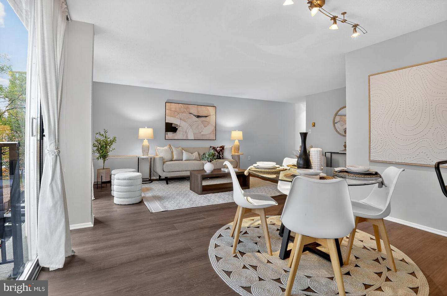 4600 S FOUR MILE RUN DR S #301, ARLINGTON, Virginia 22204, 1 Bedroom Bedrooms, ,1 BathroomBathrooms,Residential,For sale,4600 S FOUR MILE RUN DR S #301,VAAR2065788 MLS # VAAR2065788 4600 S FOUR MILE RUN DR S #301, ARLINGTON, Virginia 22204, 1 Bedroom Bedrooms, ,1 BathroomBathrooms,Residential,For sale,4600 S FOUR MILE RUN DR S #301,VAAR2065788 MLS # VAAR2065788