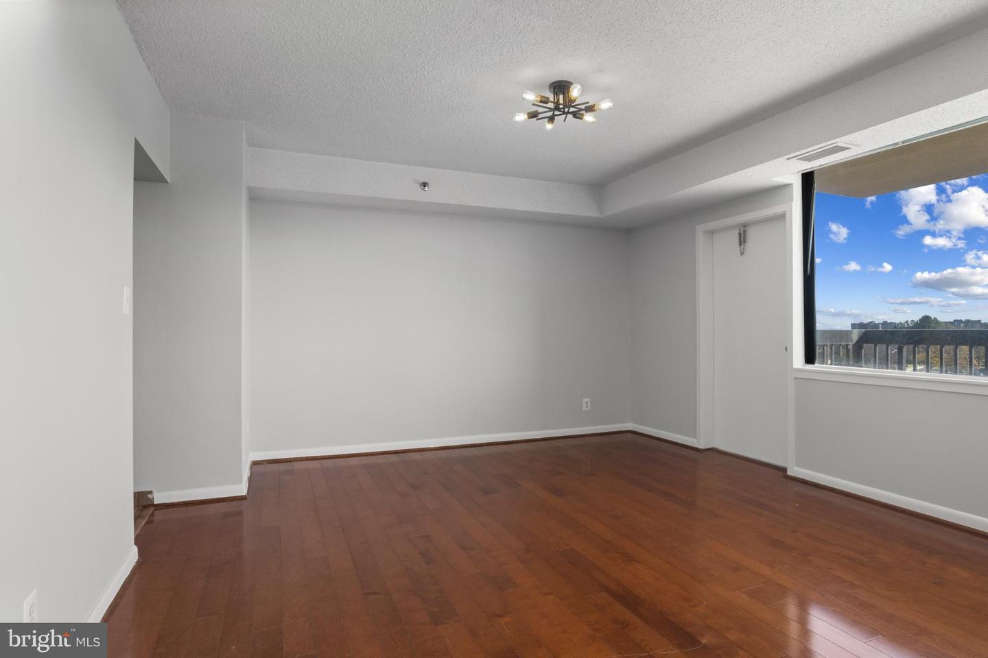 3709 S GEORGE MASON DR #613 E, FALLS CHURCH, Virginia 22041, 2 Bedrooms Bedrooms, 4 Rooms Rooms,2 BathroomsBathrooms,Residential,For sale,3709 S GEORGE MASON DR #613 E,VAFX2278160 MLS # VAFX2278160