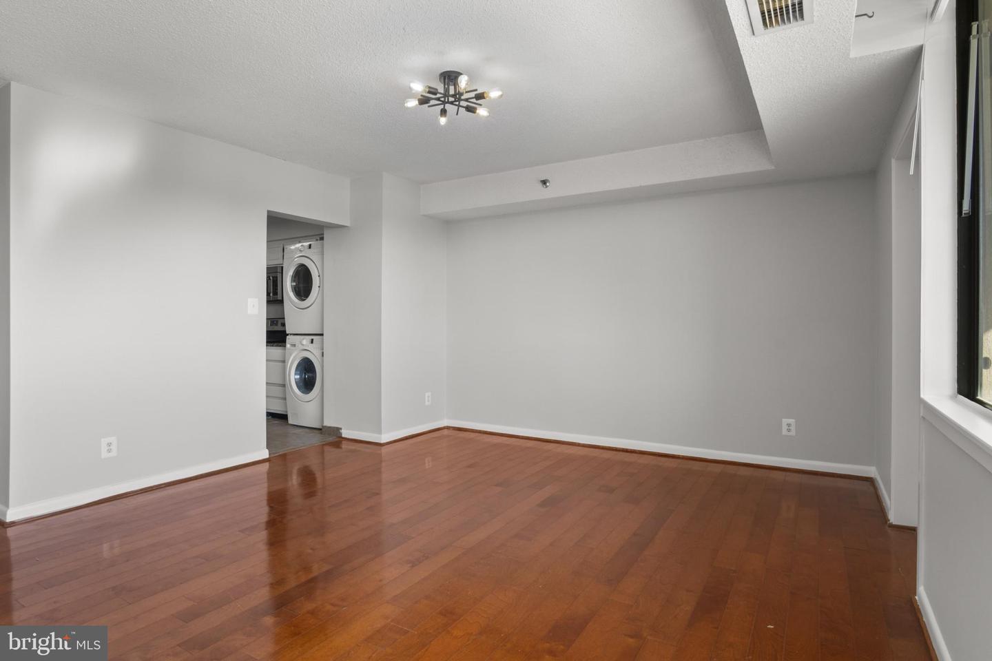 3709 S GEORGE MASON DR #613 E, FALLS CHURCH, Virginia 22041, 2 Bedrooms Bedrooms, 4 Rooms Rooms,2 BathroomsBathrooms,Residential,For sale,3709 S GEORGE MASON DR #613 E,VAFX2278160 MLS # VAFX2278160