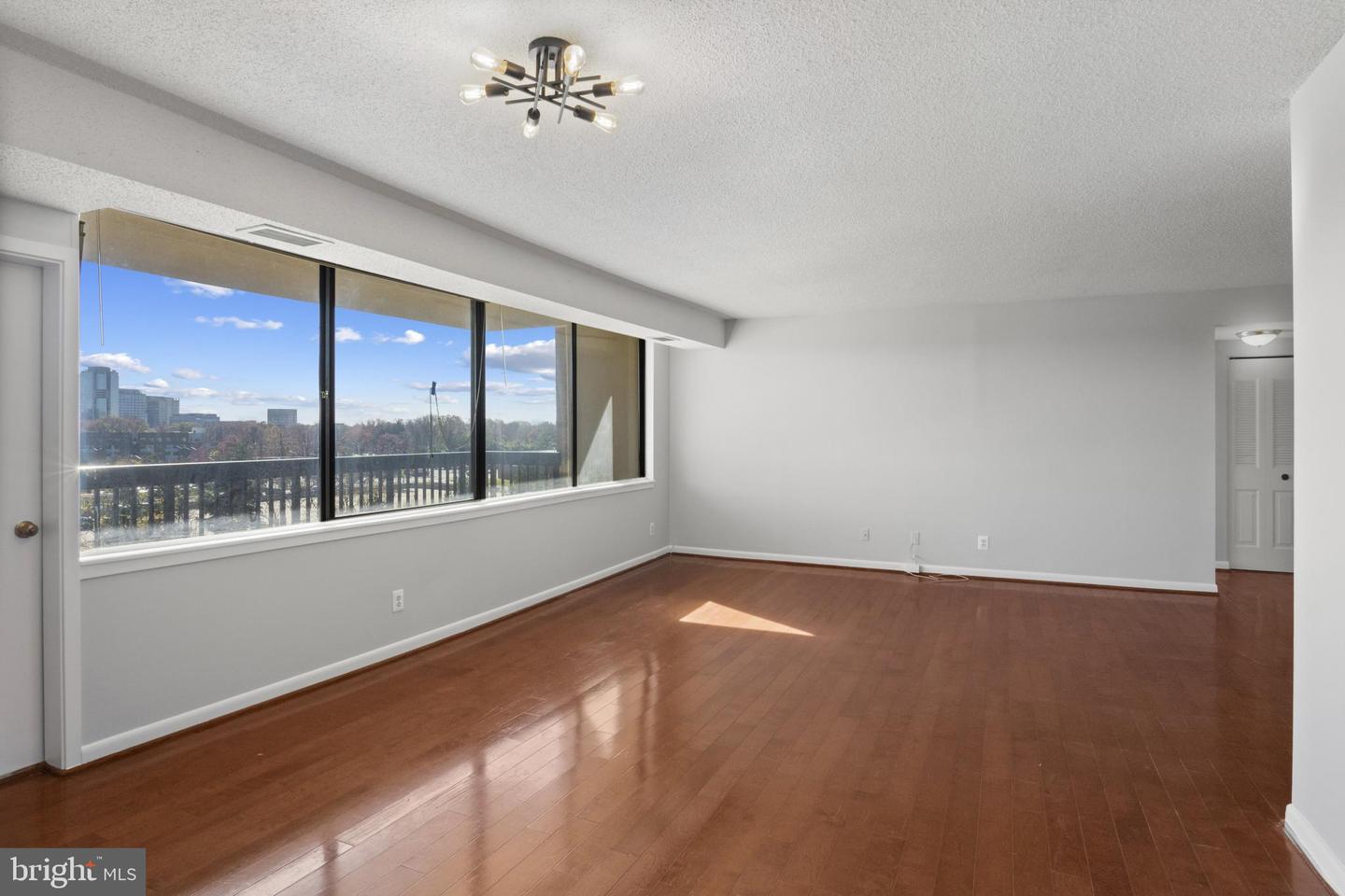 3709 S GEORGE MASON DR #613 E, FALLS CHURCH, Virginia 22041, 2 Bedrooms Bedrooms, 4 Rooms Rooms,2 BathroomsBathrooms,Residential,For sale,3709 S GEORGE MASON DR #613 E,VAFX2278160 MLS # VAFX2278160