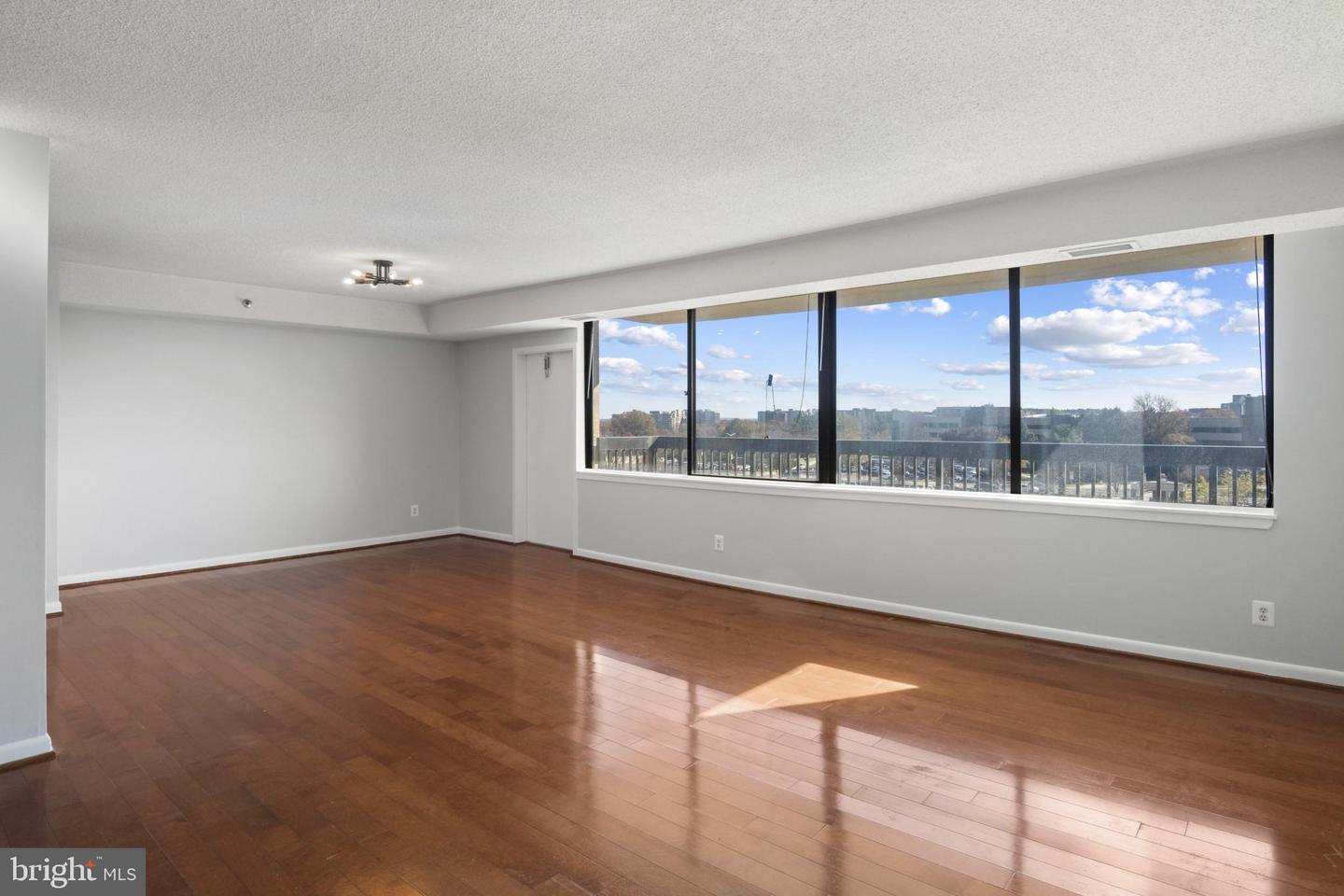 3709 S GEORGE MASON DR #613 E, FALLS CHURCH, Virginia 22041, 2 Bedrooms Bedrooms, 4 Rooms Rooms,2 BathroomsBathrooms,Residential,For sale,3709 S GEORGE MASON DR #613 E,VAFX2278160 MLS # VAFX2278160