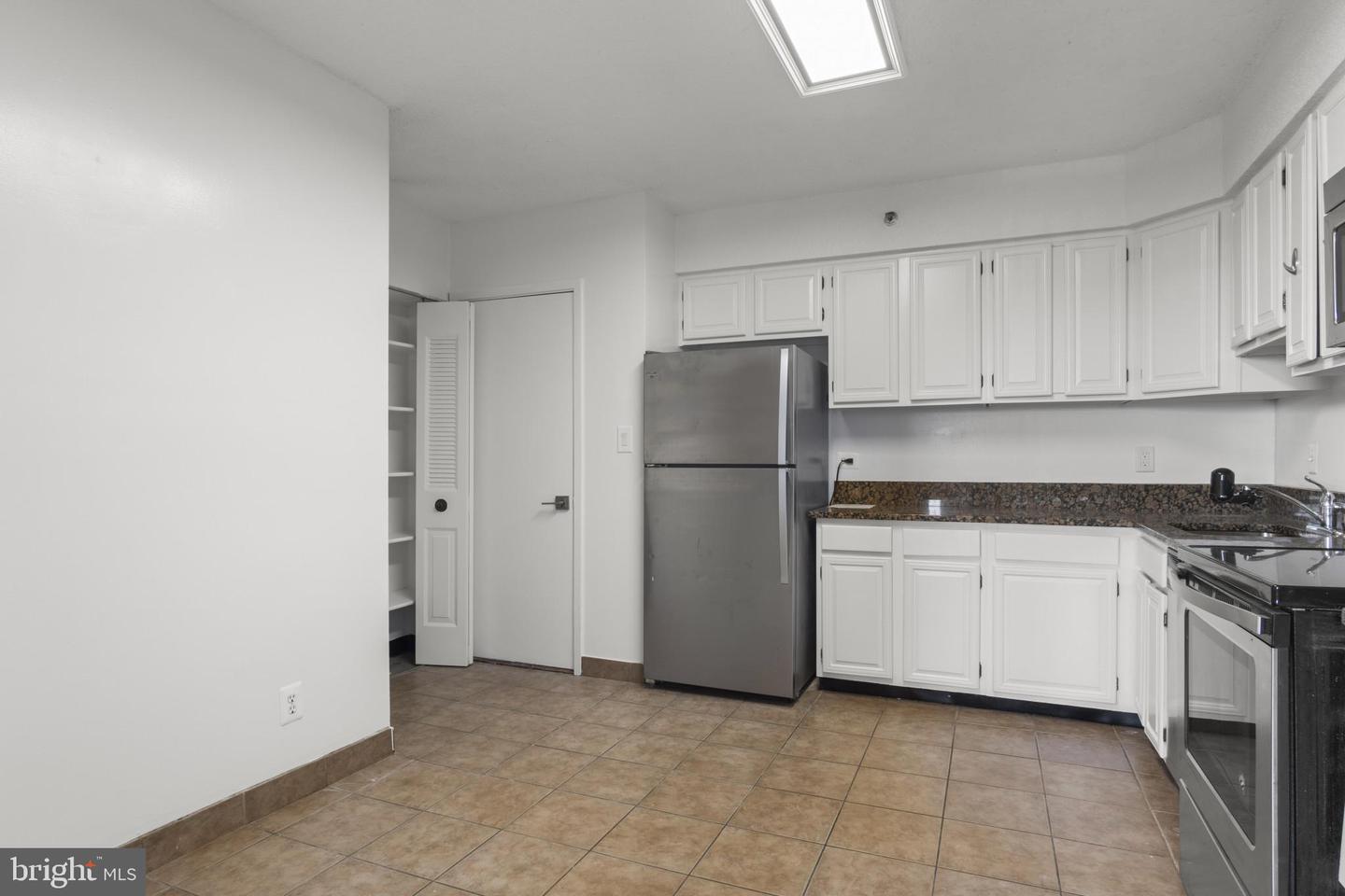 3709 S GEORGE MASON DR #613 E, FALLS CHURCH, Virginia 22041, 2 Bedrooms Bedrooms, 4 Rooms Rooms,2 BathroomsBathrooms,Residential,For sale,3709 S GEORGE MASON DR #613 E,VAFX2278160 MLS # VAFX2278160