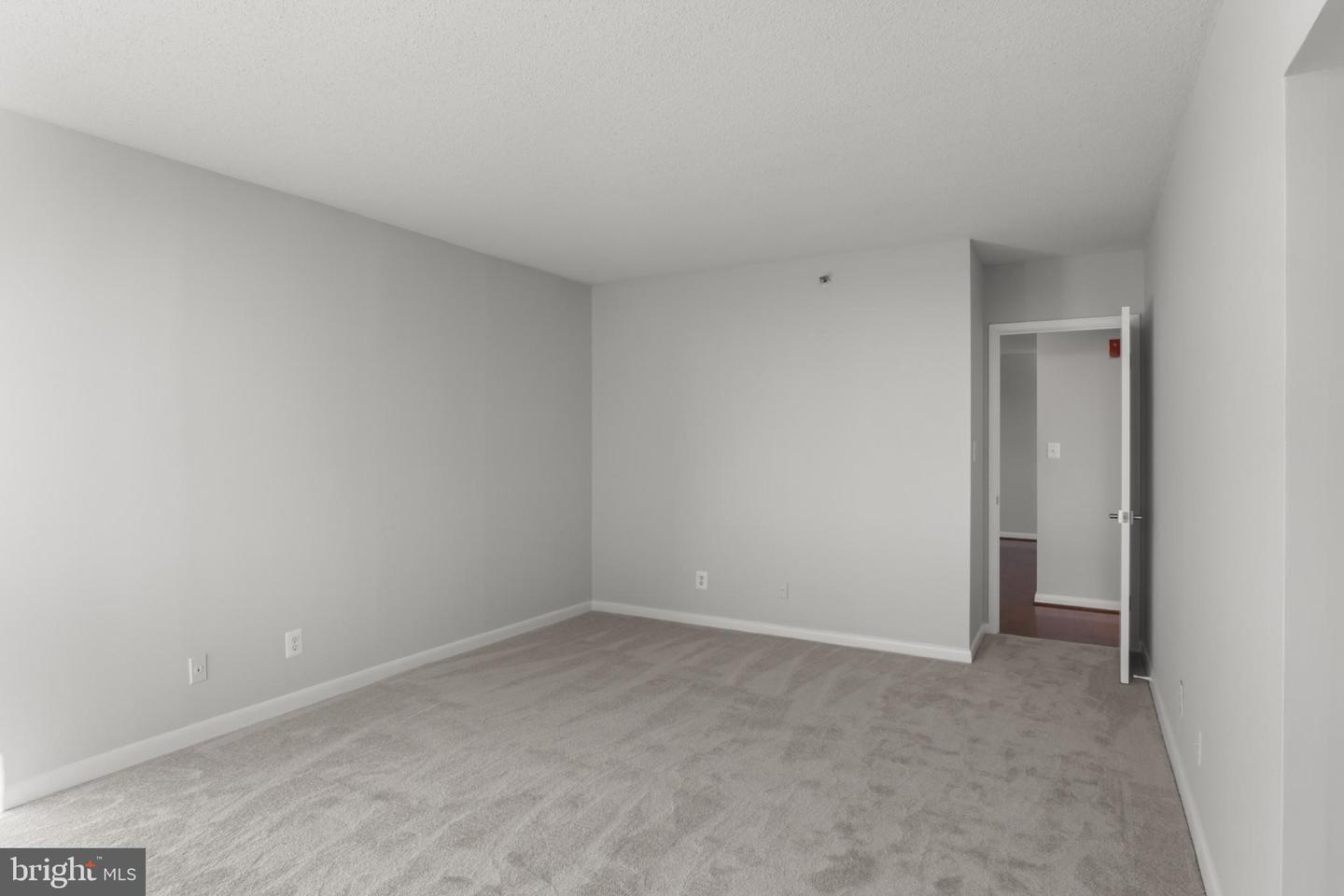 3709 S GEORGE MASON DR #613 E, FALLS CHURCH, Virginia 22041, 2 Bedrooms Bedrooms, 4 Rooms Rooms,2 BathroomsBathrooms,Residential,For sale,3709 S GEORGE MASON DR #613 E,VAFX2278160 MLS # VAFX2278160