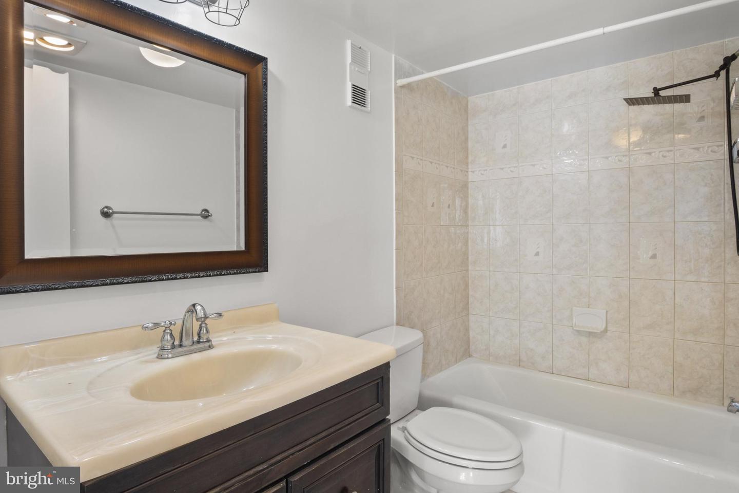 3709 S GEORGE MASON DR #613 E, FALLS CHURCH, Virginia 22041, 2 Bedrooms Bedrooms, 4 Rooms Rooms,2 BathroomsBathrooms,Residential,For sale,3709 S GEORGE MASON DR #613 E,VAFX2278160 MLS # VAFX2278160