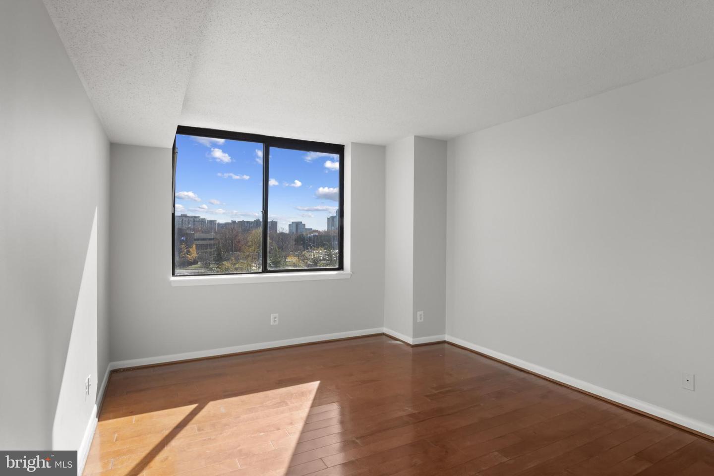 3709 S GEORGE MASON DR #613 E, FALLS CHURCH, Virginia 22041, 2 Bedrooms Bedrooms, 4 Rooms Rooms,2 BathroomsBathrooms,Residential,For sale,3709 S GEORGE MASON DR #613 E,VAFX2278160 MLS # VAFX2278160