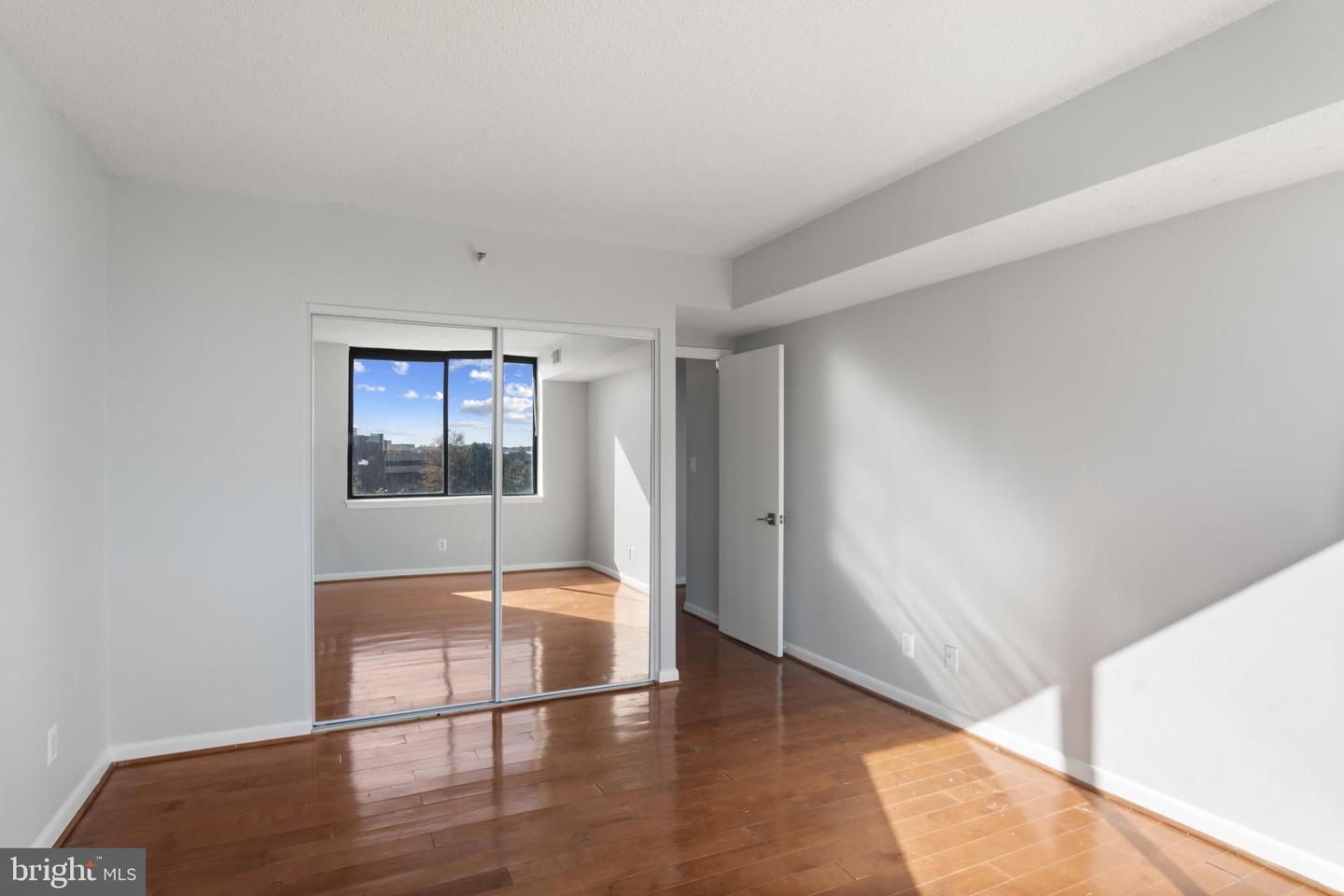 3709 S GEORGE MASON DR #613 E, FALLS CHURCH, Virginia 22041, 2 Bedrooms Bedrooms, 4 Rooms Rooms,2 BathroomsBathrooms,Residential,For sale,3709 S GEORGE MASON DR #613 E,VAFX2278160 MLS # VAFX2278160