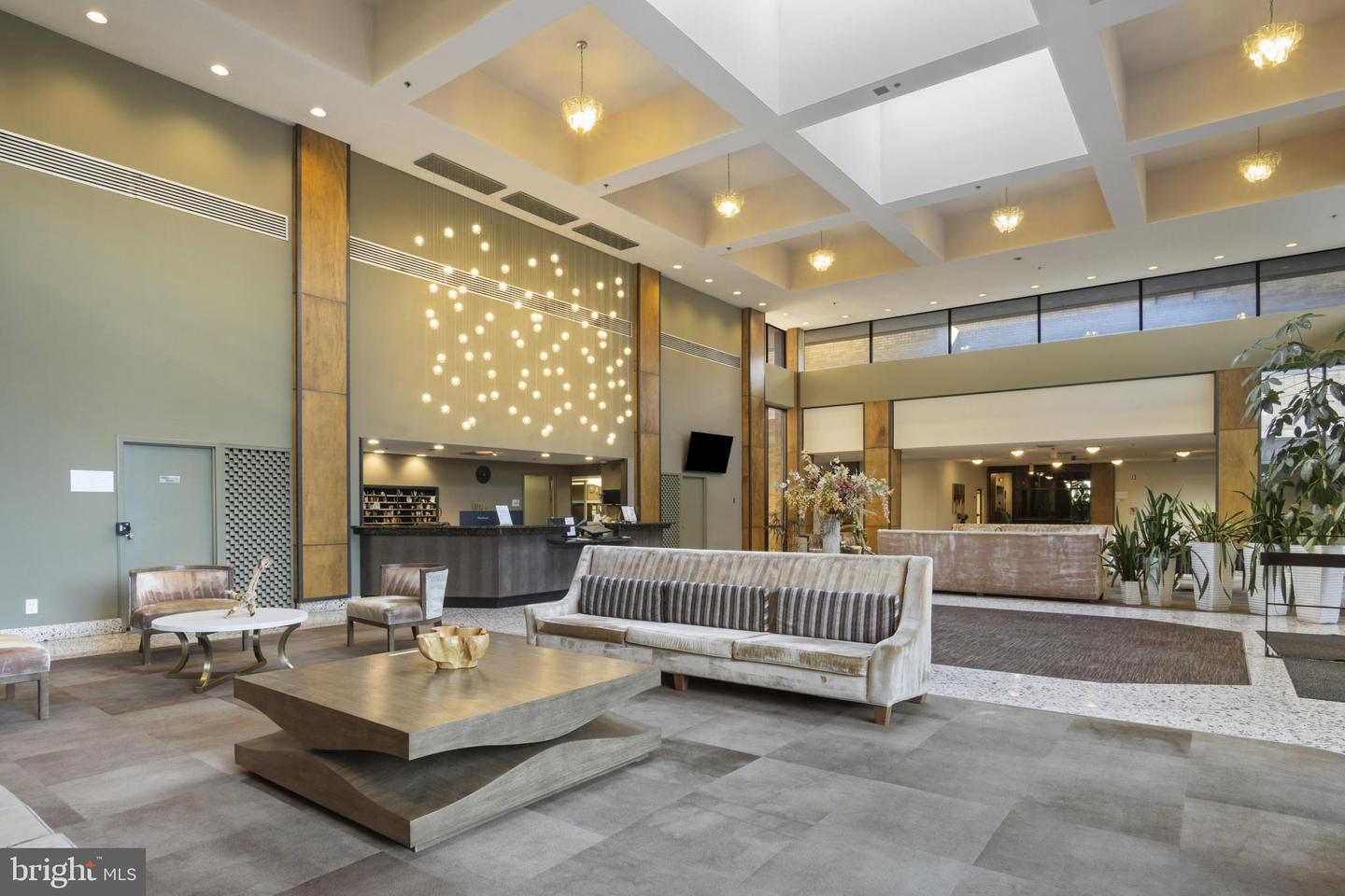 3709 S GEORGE MASON DR #613 E, FALLS CHURCH, Virginia 22041, 2 Bedrooms Bedrooms, 4 Rooms Rooms,2 BathroomsBathrooms,Residential,For sale,3709 S GEORGE MASON DR #613 E,VAFX2278160 MLS # VAFX2278160