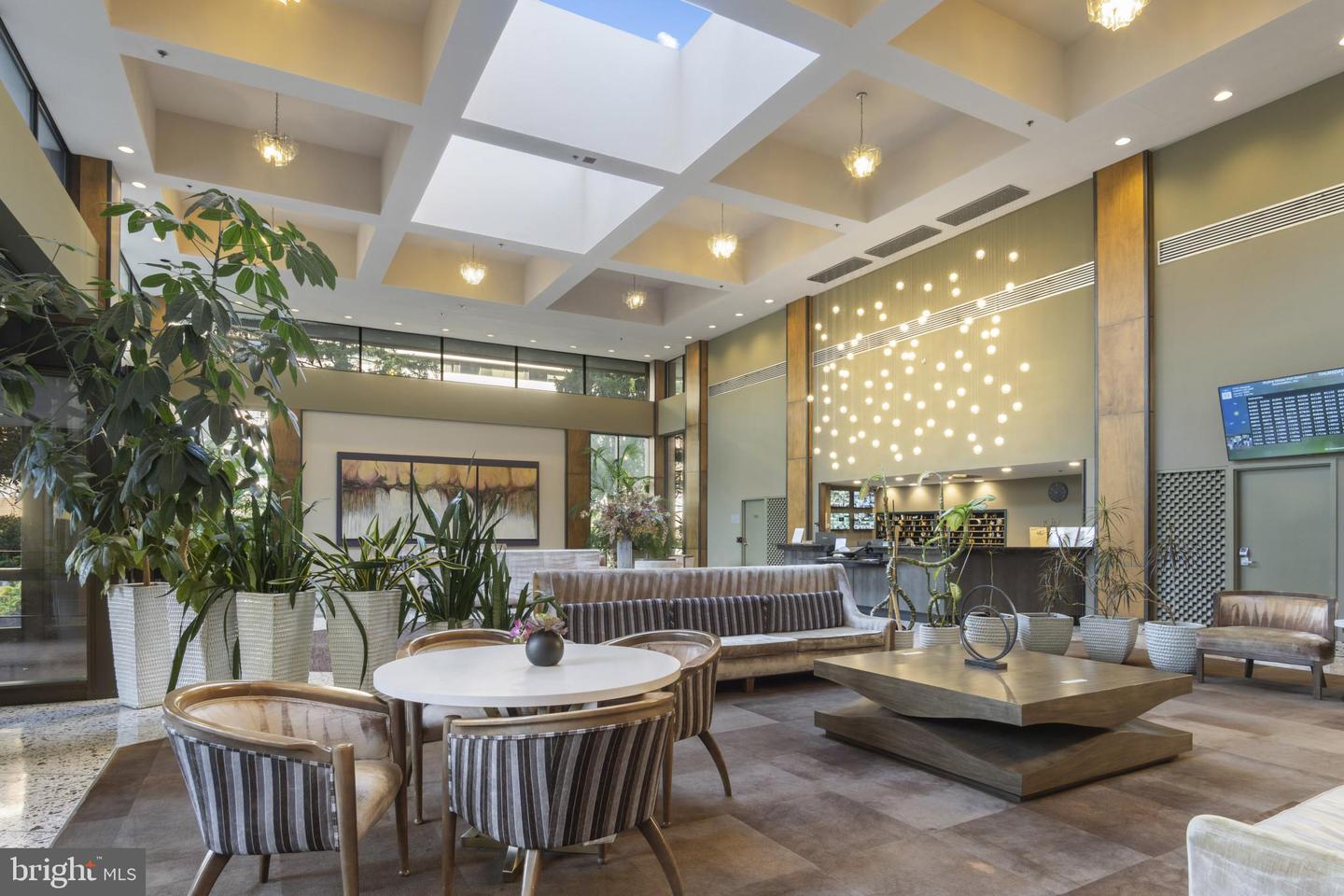 3709 S GEORGE MASON DR #613 E, FALLS CHURCH, Virginia 22041, 2 Bedrooms Bedrooms, 4 Rooms Rooms,2 BathroomsBathrooms,Residential,For sale,3709 S GEORGE MASON DR #613 E,VAFX2278160 MLS # VAFX2278160