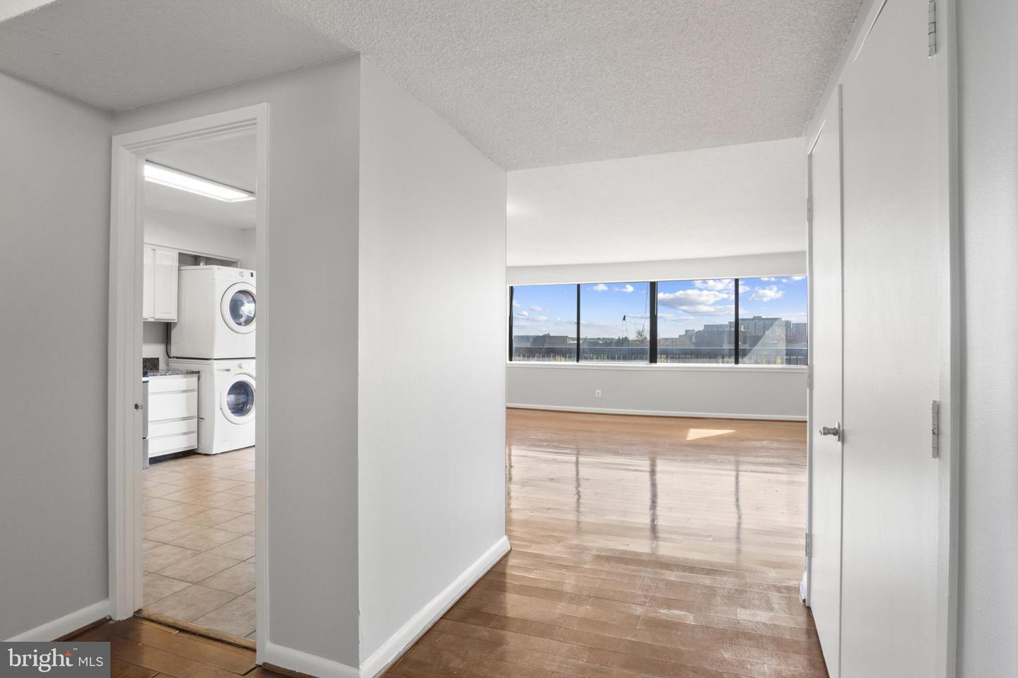 3709 S GEORGE MASON DR #613 E, FALLS CHURCH, Virginia 22041, 2 Bedrooms Bedrooms, 4 Rooms Rooms,2 BathroomsBathrooms,Residential,For sale,3709 S GEORGE MASON DR #613 E,VAFX2278160 MLS # VAFX2278160