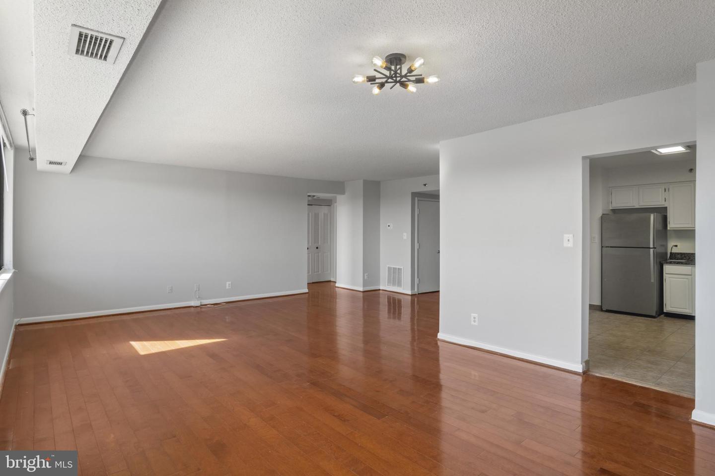 3709 S GEORGE MASON DR #613 E, FALLS CHURCH, Virginia 22041, 2 Bedrooms Bedrooms, 4 Rooms Rooms,2 BathroomsBathrooms,Residential,For sale,3709 S GEORGE MASON DR #613 E,VAFX2278160 MLS # VAFX2278160