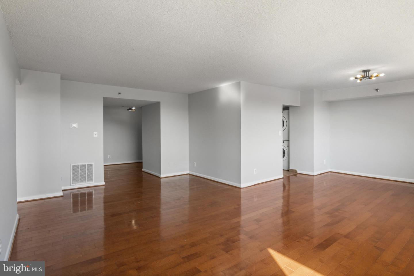 3709 S GEORGE MASON DR #613 E, FALLS CHURCH, Virginia 22041, 2 Bedrooms Bedrooms, 4 Rooms Rooms,2 BathroomsBathrooms,Residential,For sale,3709 S GEORGE MASON DR #613 E,VAFX2278160 MLS # VAFX2278160