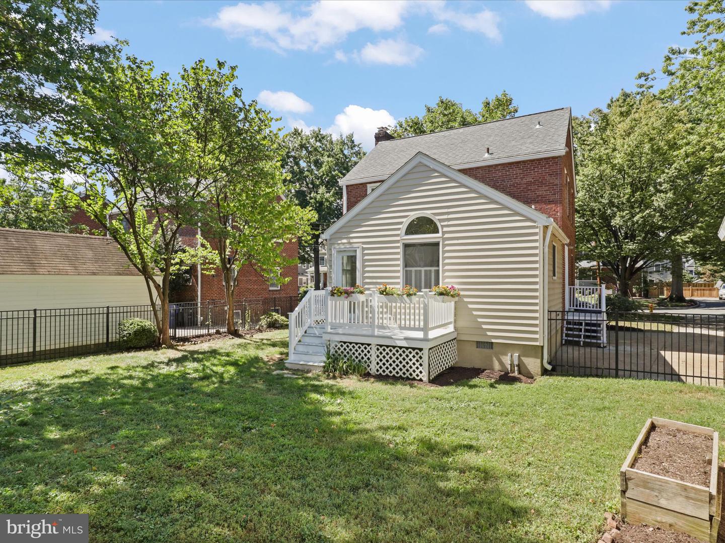 2323 N BURLINGTON ST, ARLINGTON, Virginia 22207, 3 Bedrooms Bedrooms, ,2 BathroomsBathrooms,Residential,For sale,2323 N BURLINGTON ST,VAAR2061696 MLS # VAAR2061696 2323 N BURLINGTON ST, ARLINGTON, Virginia 22207, 3 Bedrooms Bedrooms, ,2 BathroomsBathrooms,Residential,For sale,2323 N BURLINGTON ST,VAAR2061696 MLS # VAAR2061696