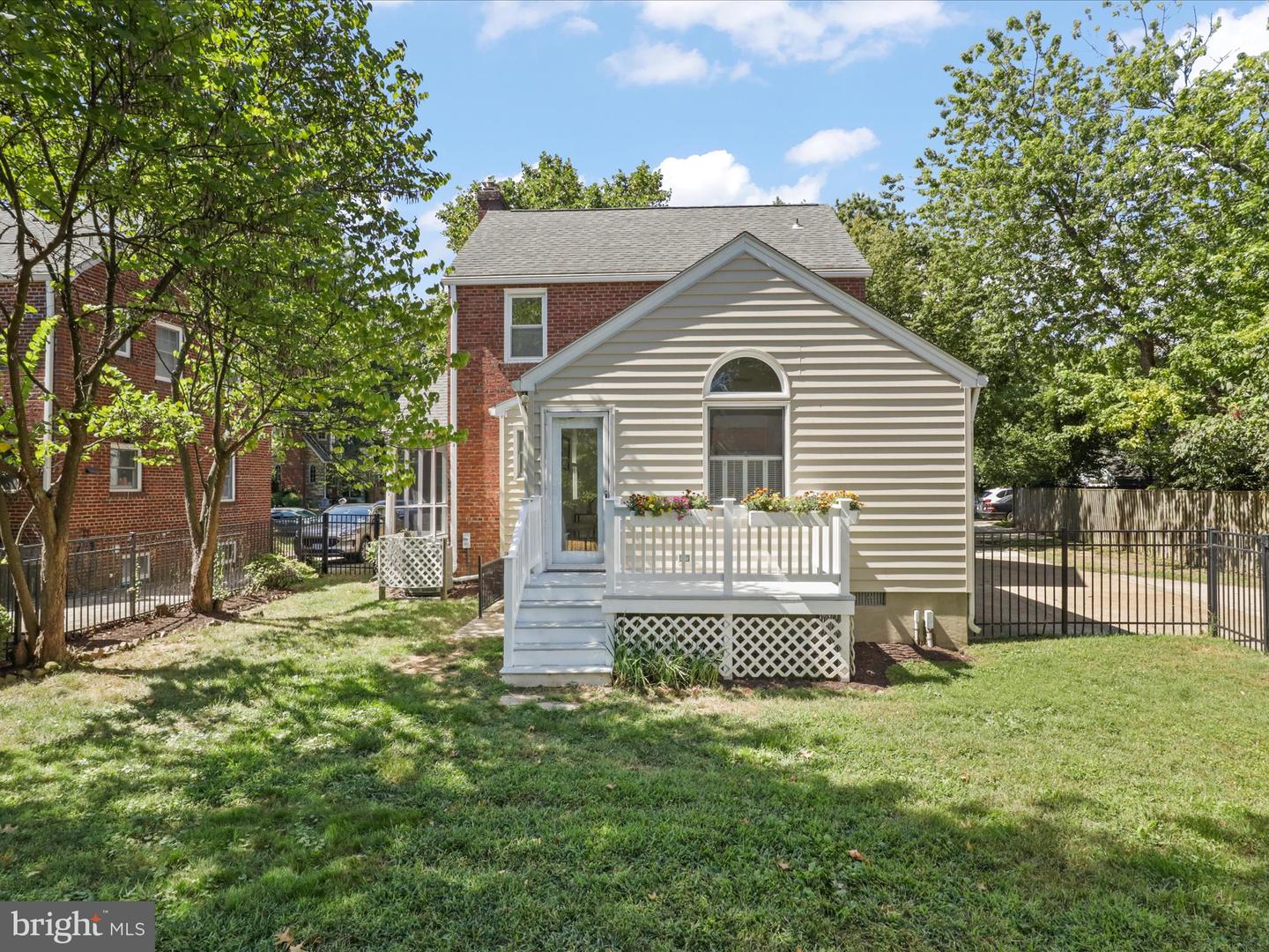 2323 N BURLINGTON ST, ARLINGTON, Virginia 22207, 3 Bedrooms Bedrooms, ,2 BathroomsBathrooms,Residential,For sale,2323 N BURLINGTON ST,VAAR2061696 MLS # VAAR2061696 2323 N BURLINGTON ST, ARLINGTON, Virginia 22207, 3 Bedrooms Bedrooms, ,2 BathroomsBathrooms,Residential,For sale,2323 N BURLINGTON ST,VAAR2061696 MLS # VAAR2061696