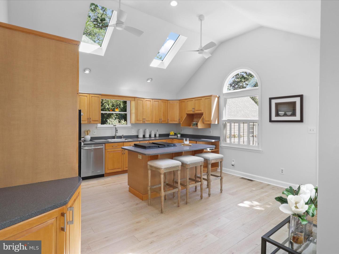 2323 N BURLINGTON ST, ARLINGTON, Virginia 22207, 3 Bedrooms Bedrooms, ,2 BathroomsBathrooms,Residential,For sale,2323 N BURLINGTON ST,VAAR2061696 MLS # VAAR2061696 2323 N BURLINGTON ST, ARLINGTON, Virginia 22207, 3 Bedrooms Bedrooms, ,2 BathroomsBathrooms,Residential,For sale,2323 N BURLINGTON ST,VAAR2061696 MLS # VAAR2061696