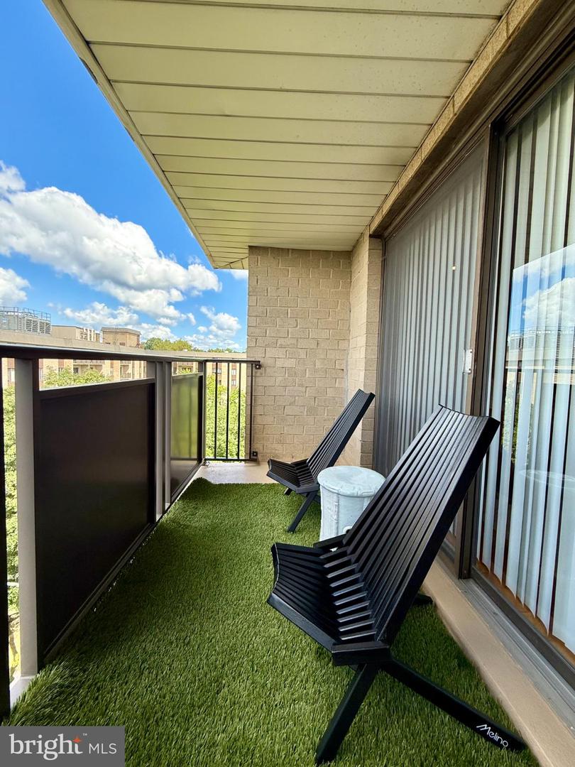 3100 S MANCHESTER ST #1128, FALLS CHURCH, Virginia 22044, 2 Bedrooms Bedrooms, ,2 BathroomsBathrooms,Residential,For sale,3100 S MANCHESTER ST #1128,VAFX2262304 MLS # VAFX2262304 3100 S MANCHESTER ST #1128, FALLS CHURCH, Virginia 22044, 2 Bedrooms Bedrooms, ,2 BathroomsBathrooms,Residential,For sale,3100 S MANCHESTER ST #1128,VAFX2262304 MLS # VAFX2262304