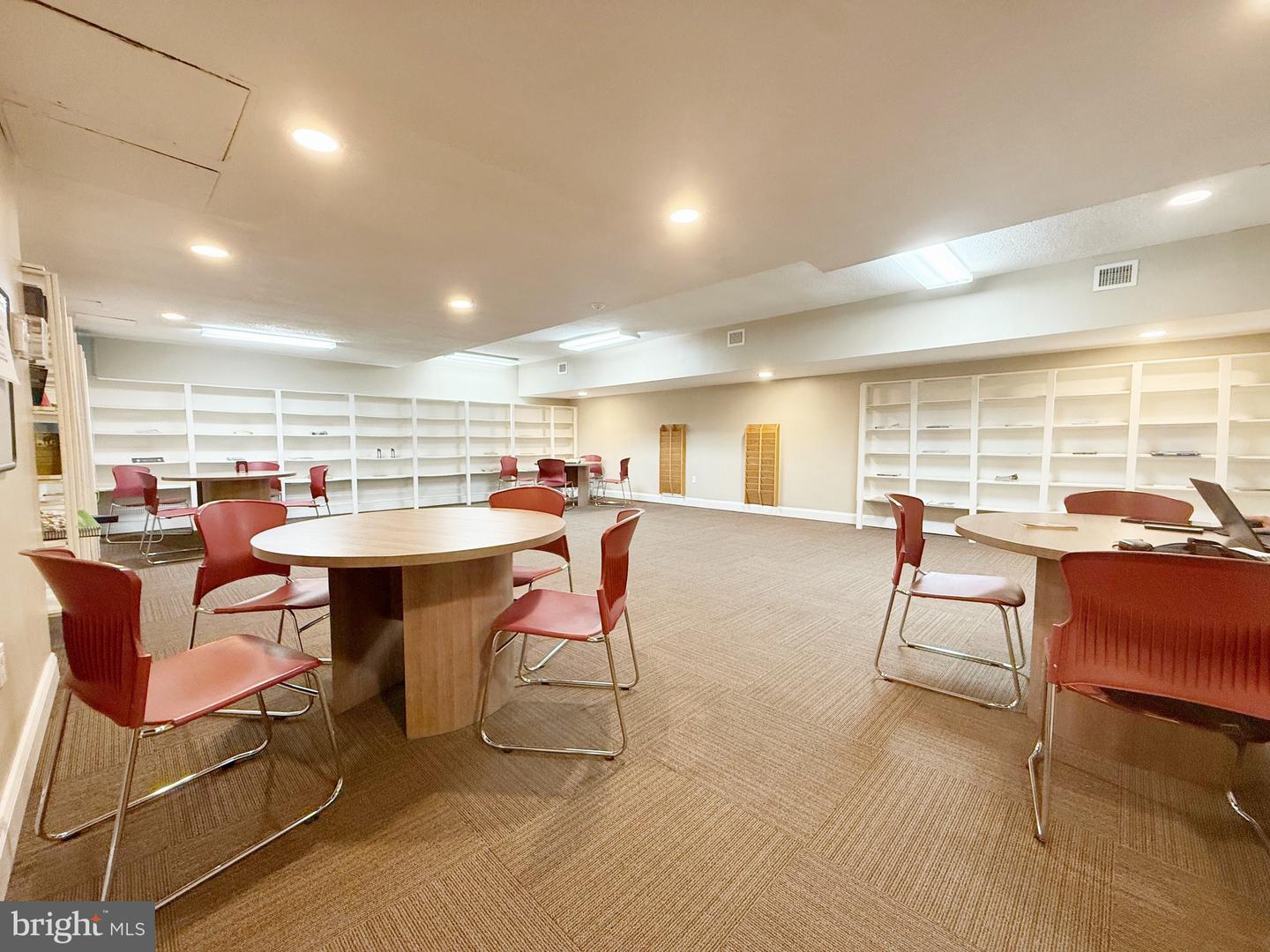 3100 S MANCHESTER ST #1128, FALLS CHURCH, Virginia 22044, 2 Bedrooms Bedrooms, ,2 BathroomsBathrooms,Residential,For sale,3100 S MANCHESTER ST #1128,VAFX2262304 MLS # VAFX2262304 3100 S MANCHESTER ST #1128, FALLS CHURCH, Virginia 22044, 2 Bedrooms Bedrooms, ,2 BathroomsBathrooms,Residential,For sale,3100 S MANCHESTER ST #1128,VAFX2262304 MLS # VAFX2262304