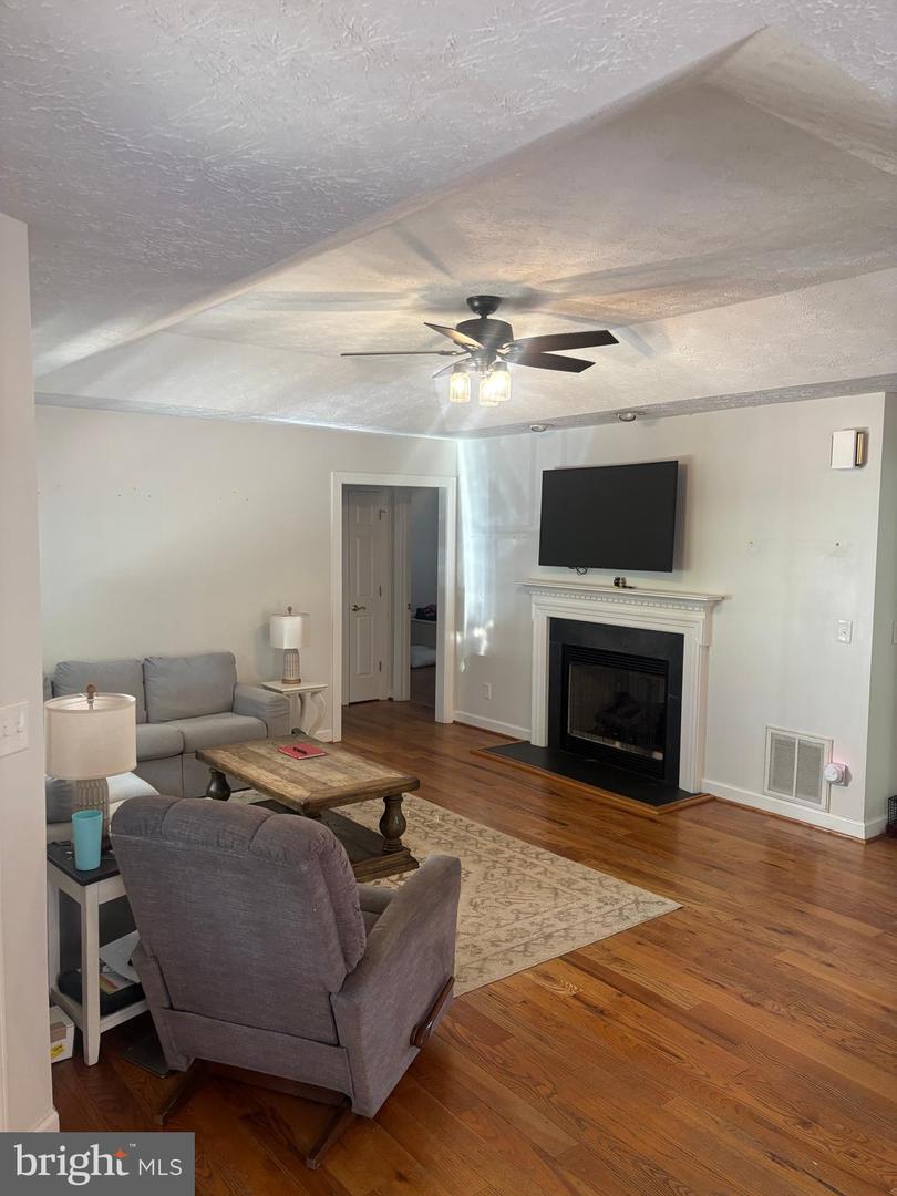 20 DIRBY WAY, FISHERSVILLE, Virginia 22939, 3 Bedrooms Bedrooms, 7 Rooms Rooms,2 BathroomsBathrooms,Residential,For sale,20 DIRBY WAY,VAAG2002652 MLS # VAAG2002652