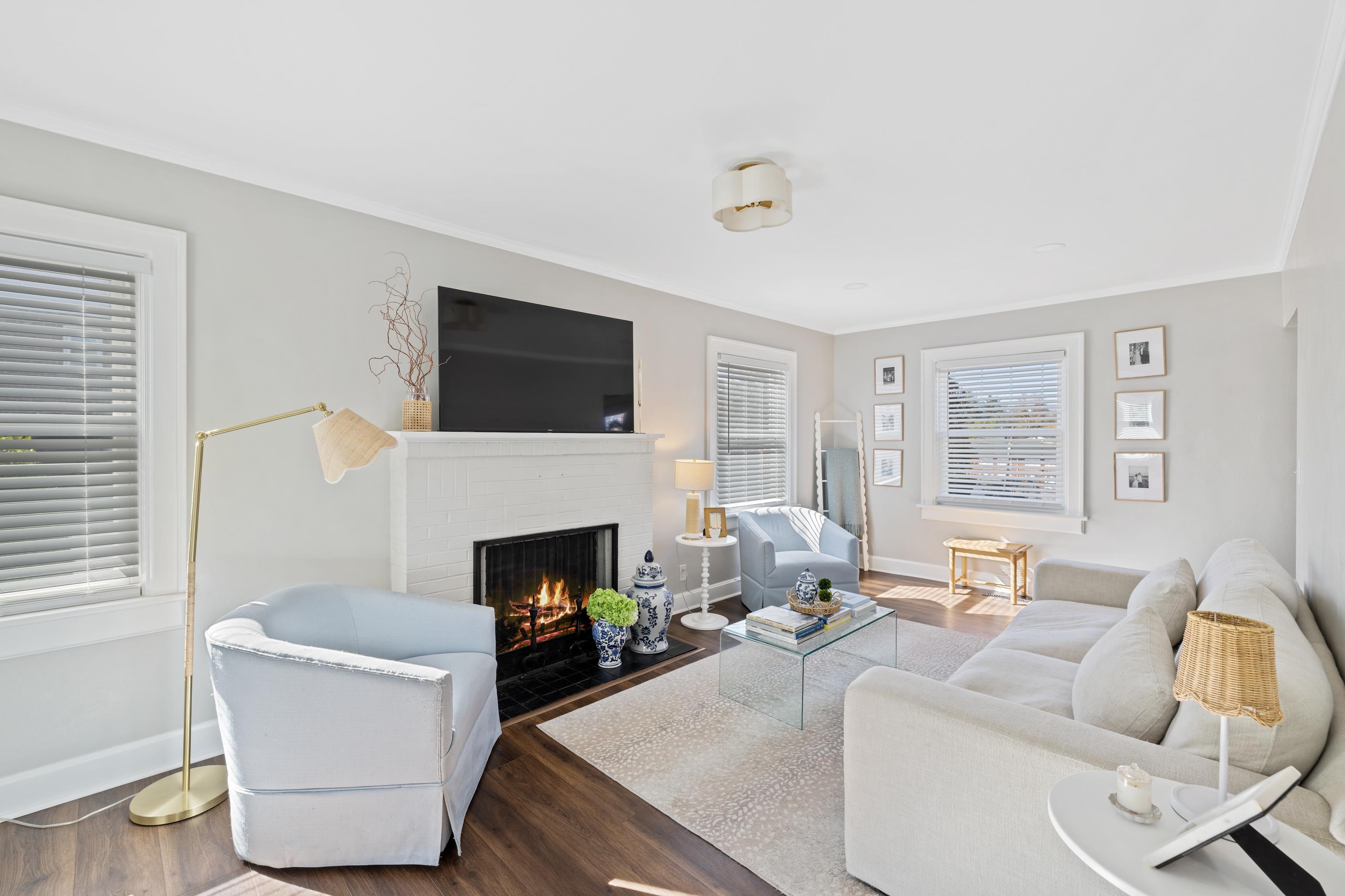 401 DUPONT AVE, STAUNTON, Virginia 24401, 3 Bedrooms Bedrooms, ,1 BathroomBathrooms,Residential,401 DUPONT AVE,670410 MLS # 670410 401 DUPONT AVE, STAUNTON, Virginia 24401, 3 Bedrooms Bedrooms, ,1 BathroomBathrooms,Residential,401 DUPONT AVE,670410 MLS # 670410