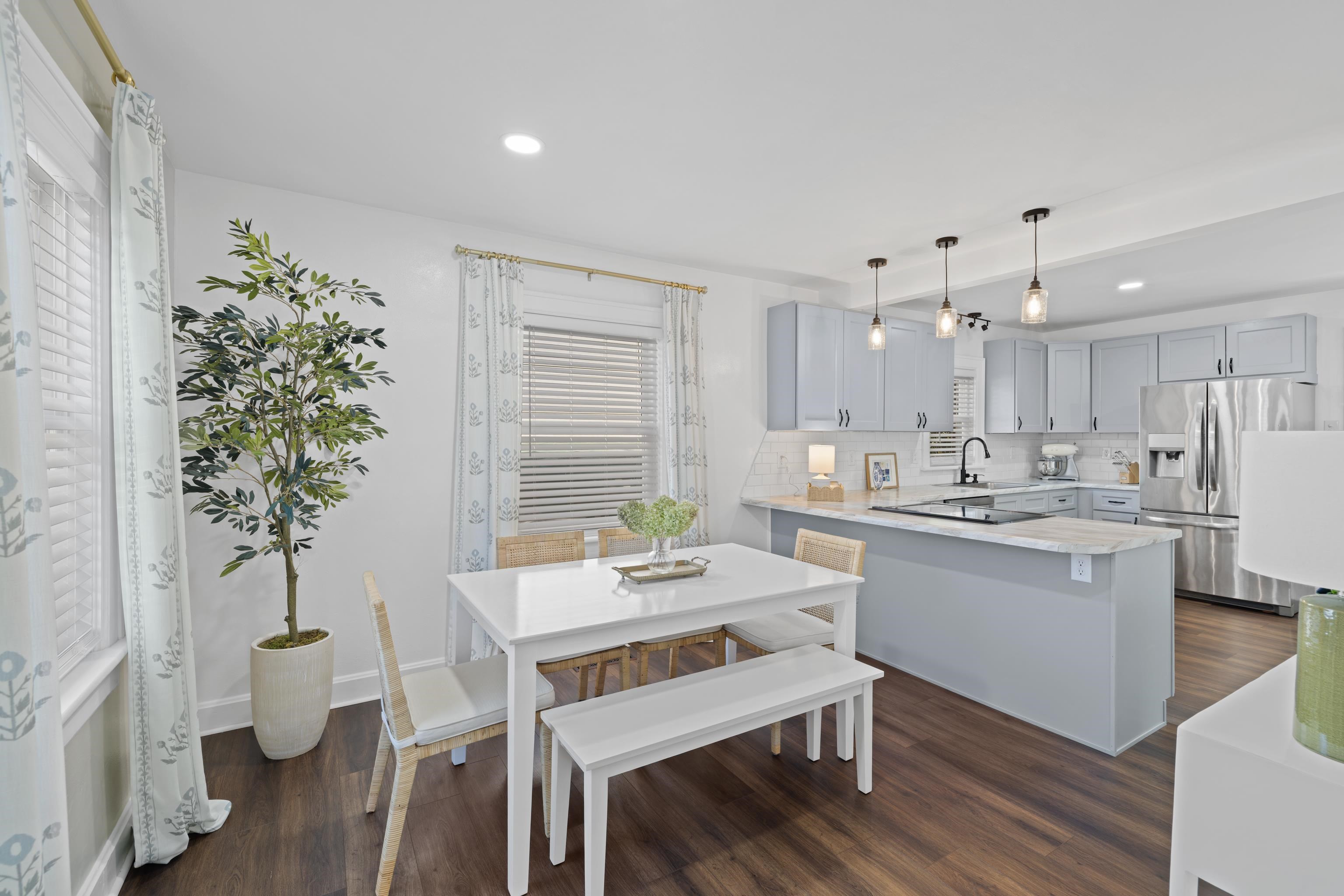 401 DUPONT AVE, STAUNTON, Virginia 24401, 3 Bedrooms Bedrooms, ,1 BathroomBathrooms,Residential,401 DUPONT AVE,670410 MLS # 670410 401 DUPONT AVE, STAUNTON, Virginia 24401, 3 Bedrooms Bedrooms, ,1 BathroomBathrooms,Residential,401 DUPONT AVE,670410 MLS # 670410