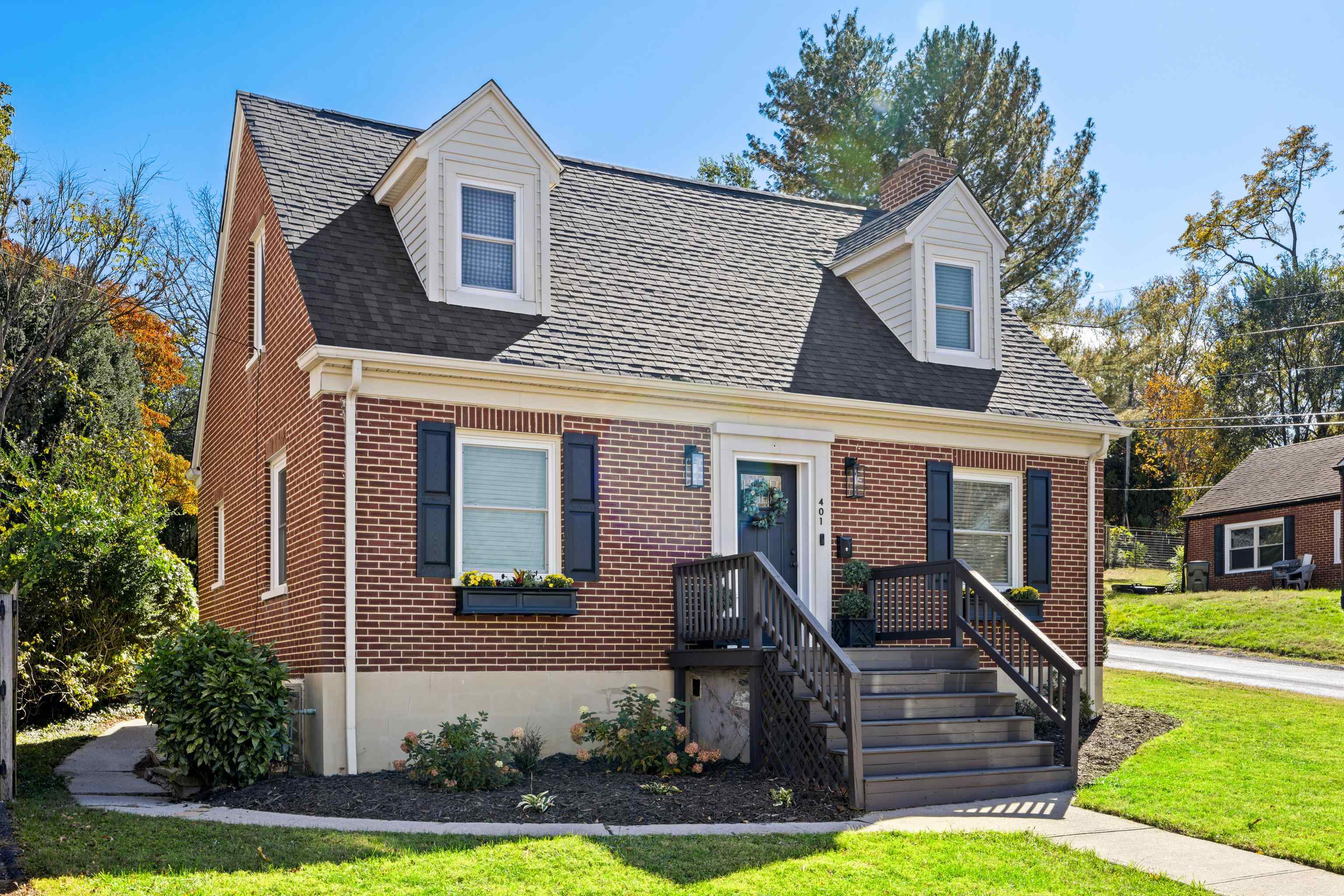 401 DUPONT AVE, STAUNTON, Virginia 24401, 3 Bedrooms Bedrooms, ,1 BathroomBathrooms,Residential,401 DUPONT AVE,670410 MLS # 670410 401 DUPONT AVE, STAUNTON, Virginia 24401, 3 Bedrooms Bedrooms, ,1 BathroomBathrooms,Residential,401 DUPONT AVE,670410 MLS # 670410