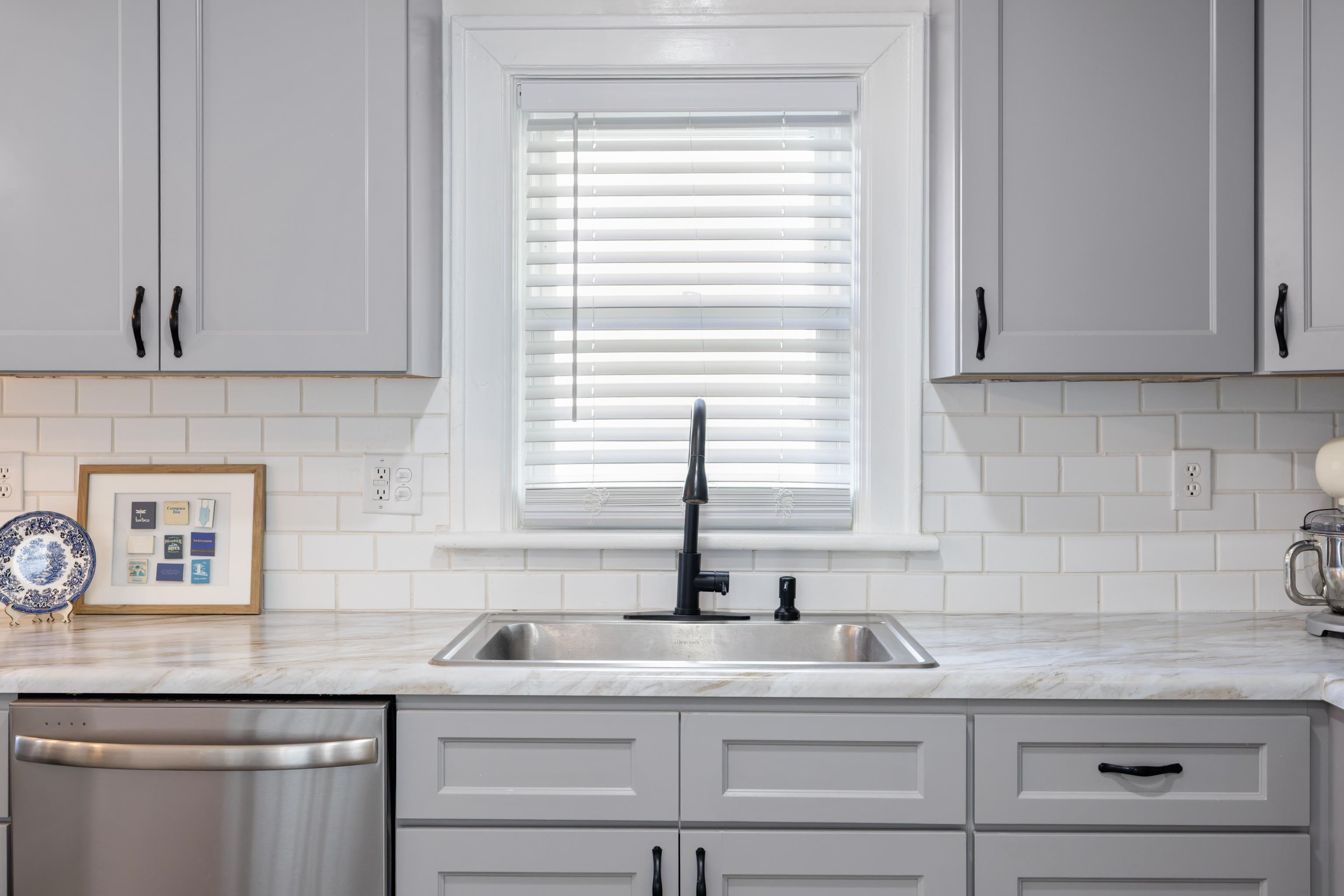 401 DUPONT AVE, STAUNTON, Virginia 24401, 3 Bedrooms Bedrooms, ,1 BathroomBathrooms,Residential,401 DUPONT AVE,670410 MLS # 670410 401 DUPONT AVE, STAUNTON, Virginia 24401, 3 Bedrooms Bedrooms, ,1 BathroomBathrooms,Residential,401 DUPONT AVE,670410 MLS # 670410