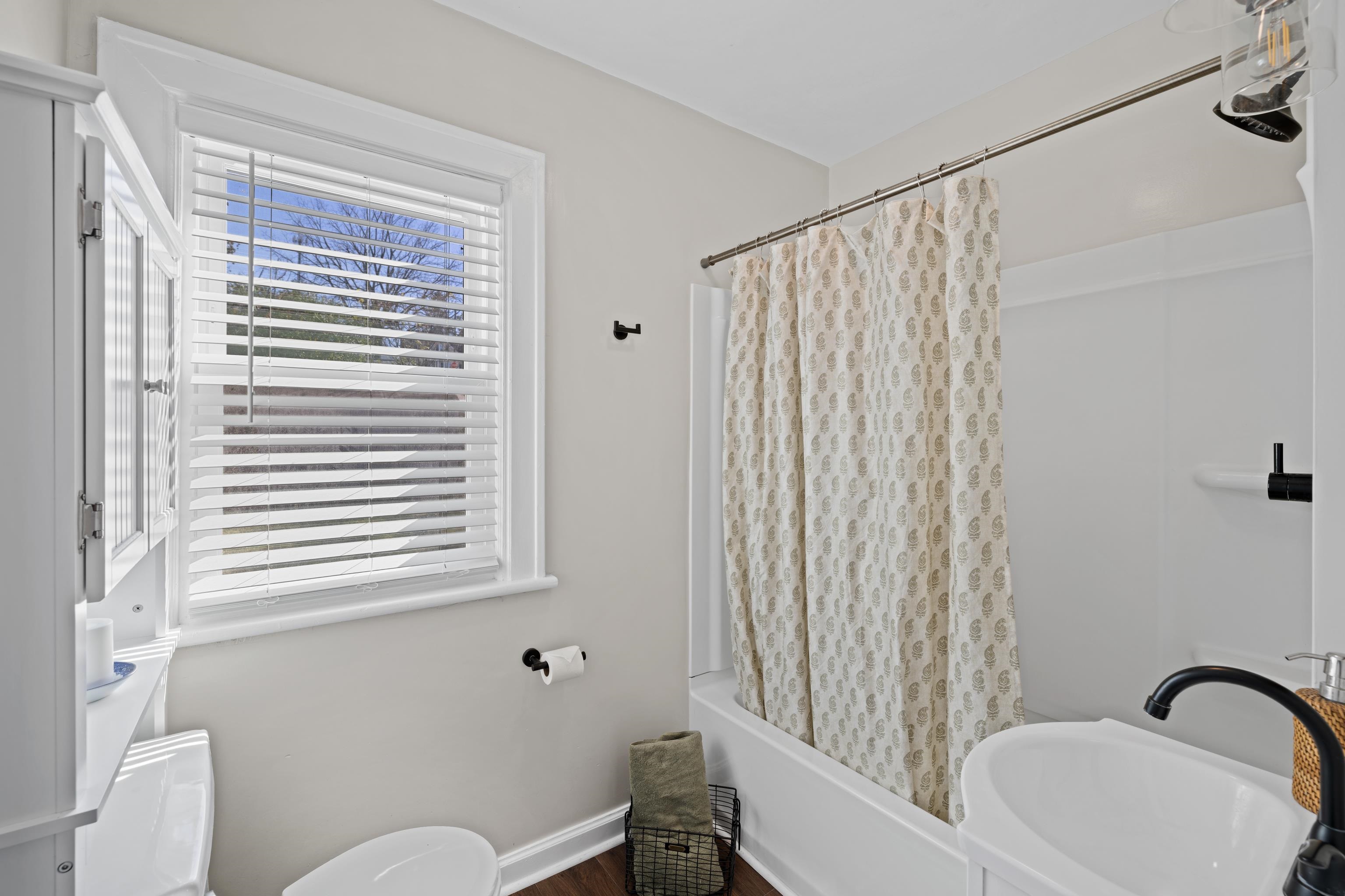 401 DUPONT AVE, STAUNTON, Virginia 24401, 3 Bedrooms Bedrooms, ,1 BathroomBathrooms,Residential,401 DUPONT AVE,670410 MLS # 670410 401 DUPONT AVE, STAUNTON, Virginia 24401, 3 Bedrooms Bedrooms, ,1 BathroomBathrooms,Residential,401 DUPONT AVE,670410 MLS # 670410