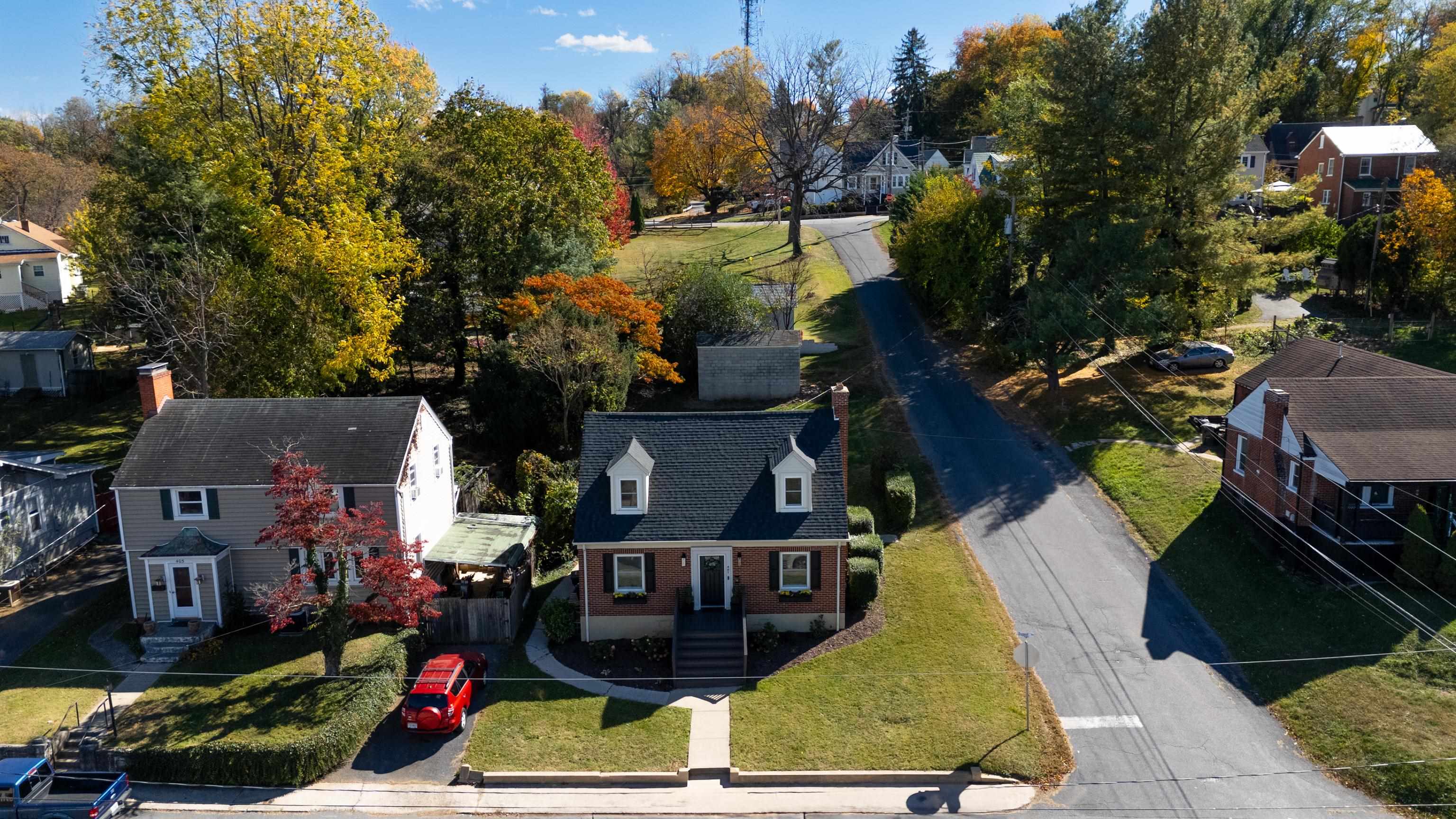 401 DUPONT AVE, STAUNTON, Virginia 24401, 3 Bedrooms Bedrooms, ,1 BathroomBathrooms,Residential,401 DUPONT AVE,670410 MLS # 670410 401 DUPONT AVE, STAUNTON, Virginia 24401, 3 Bedrooms Bedrooms, ,1 BathroomBathrooms,Residential,401 DUPONT AVE,670410 MLS # 670410