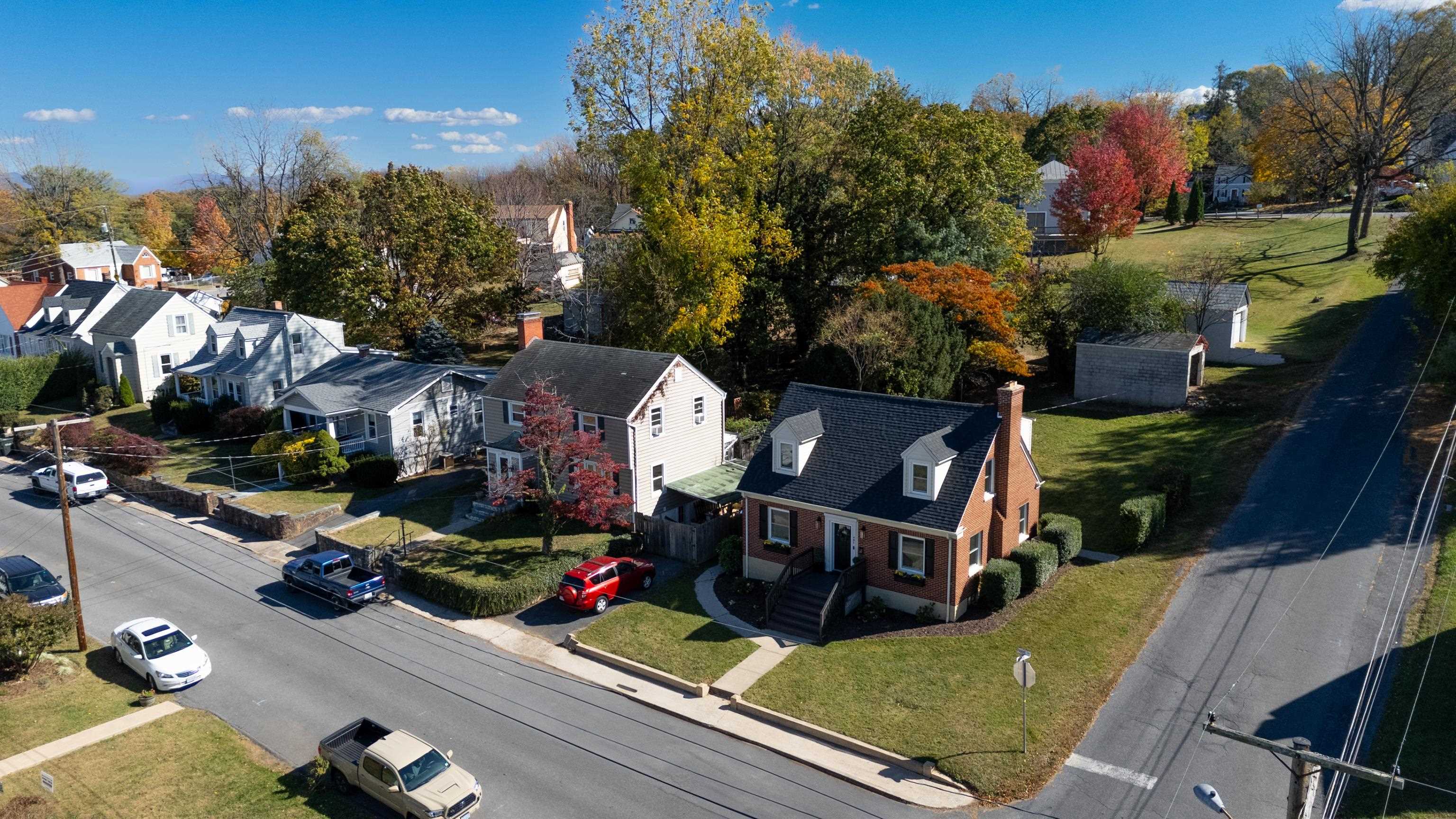 401 DUPONT AVE, STAUNTON, Virginia 24401, 3 Bedrooms Bedrooms, ,1 BathroomBathrooms,Residential,401 DUPONT AVE,670410 MLS # 670410 401 DUPONT AVE, STAUNTON, Virginia 24401, 3 Bedrooms Bedrooms, ,1 BathroomBathrooms,Residential,401 DUPONT AVE,670410 MLS # 670410