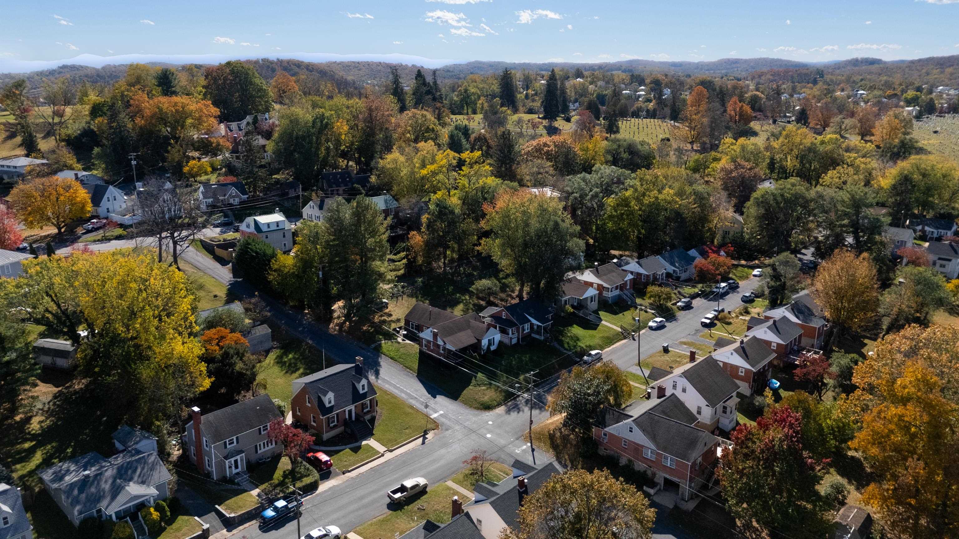 401 DUPONT AVE, STAUNTON, Virginia 24401, 3 Bedrooms Bedrooms, ,1 BathroomBathrooms,Residential,401 DUPONT AVE,670410 MLS # 670410 401 DUPONT AVE, STAUNTON, Virginia 24401, 3 Bedrooms Bedrooms, ,1 BathroomBathrooms,Residential,401 DUPONT AVE,670410 MLS # 670410