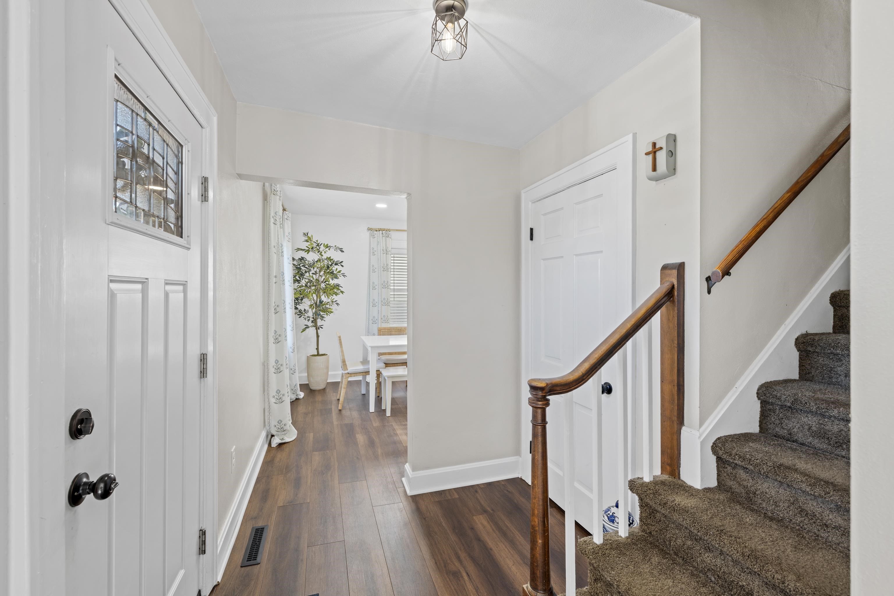 401 DUPONT AVE, STAUNTON, Virginia 24401, 3 Bedrooms Bedrooms, ,1 BathroomBathrooms,Residential,401 DUPONT AVE,670410 MLS # 670410 401 DUPONT AVE, STAUNTON, Virginia 24401, 3 Bedrooms Bedrooms, ,1 BathroomBathrooms,Residential,401 DUPONT AVE,670410 MLS # 670410