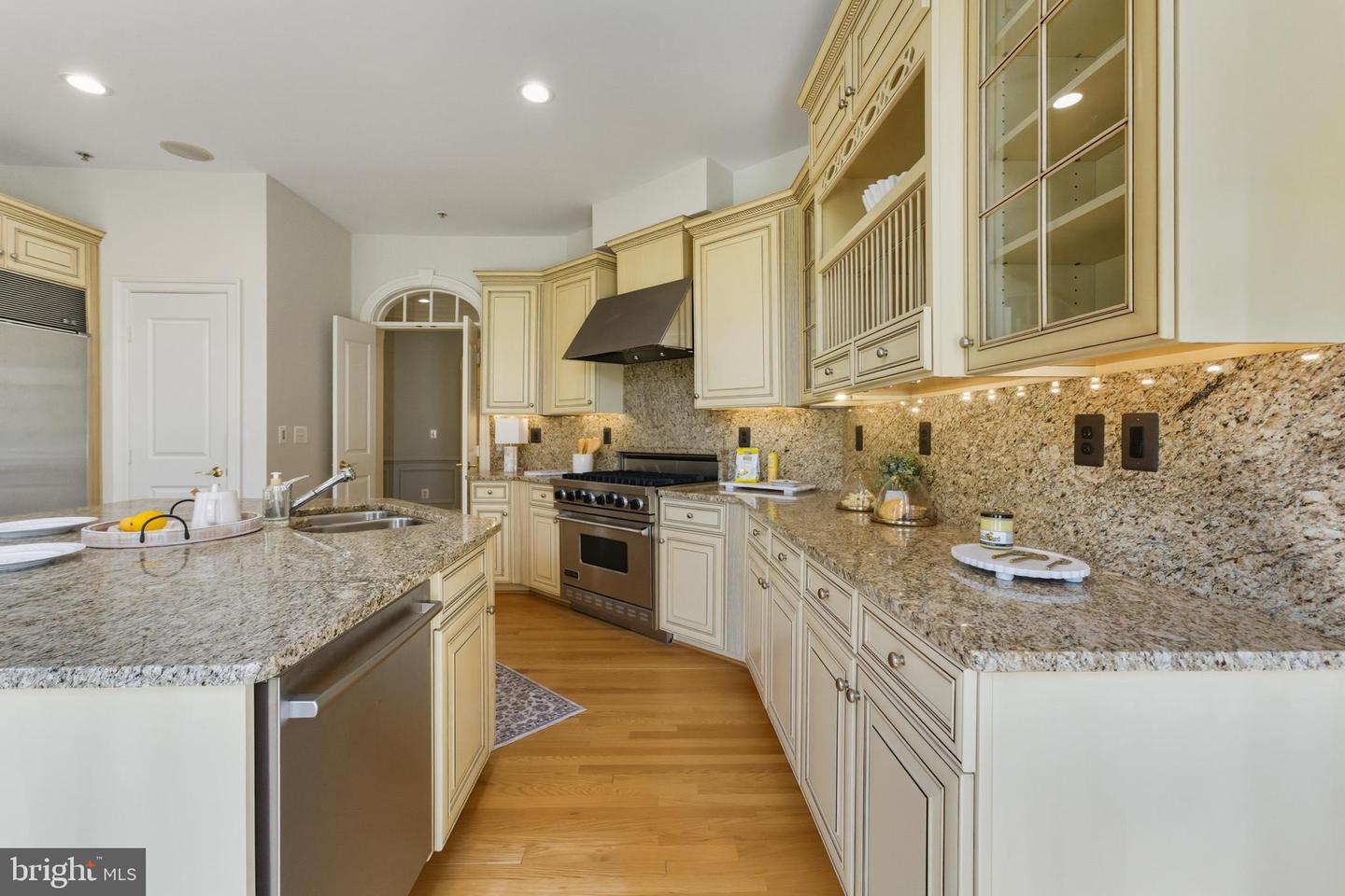 1480 EVANS FARM DR #202, MCLEAN, Virginia 22101, 2 Bedrooms Bedrooms, ,2 BathroomsBathrooms,Residential,For sale,1480 EVANS FARM DR #202,VAFX2267780 MLS # VAFX2267780