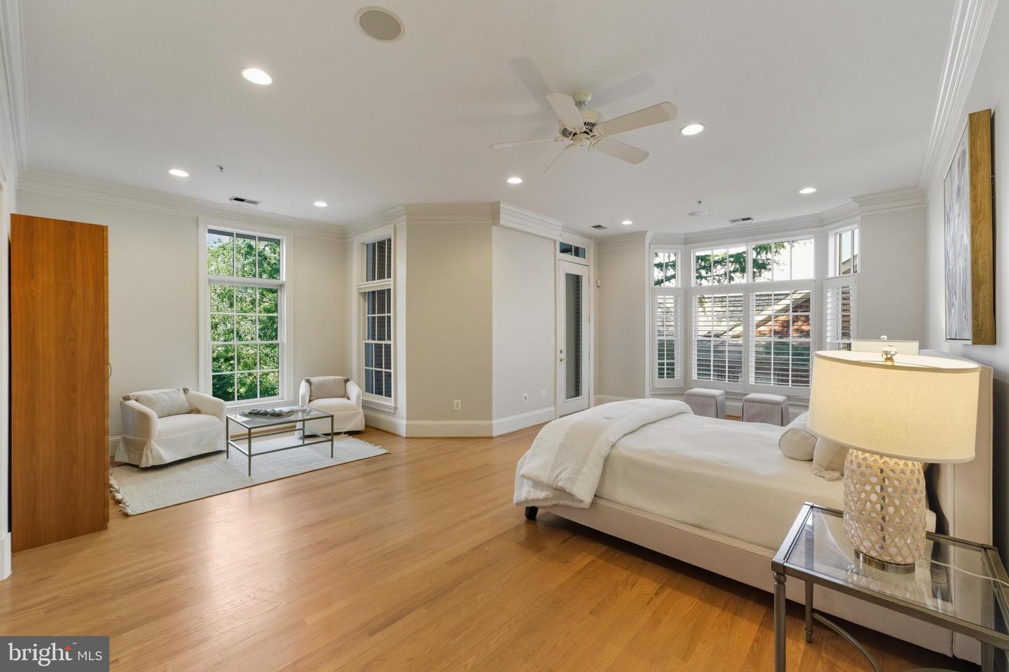 1480 EVANS FARM DR #202, MCLEAN, Virginia 22101, 2 Bedrooms Bedrooms, ,2 BathroomsBathrooms,Residential,For sale,1480 EVANS FARM DR #202,VAFX2267780 MLS # VAFX2267780