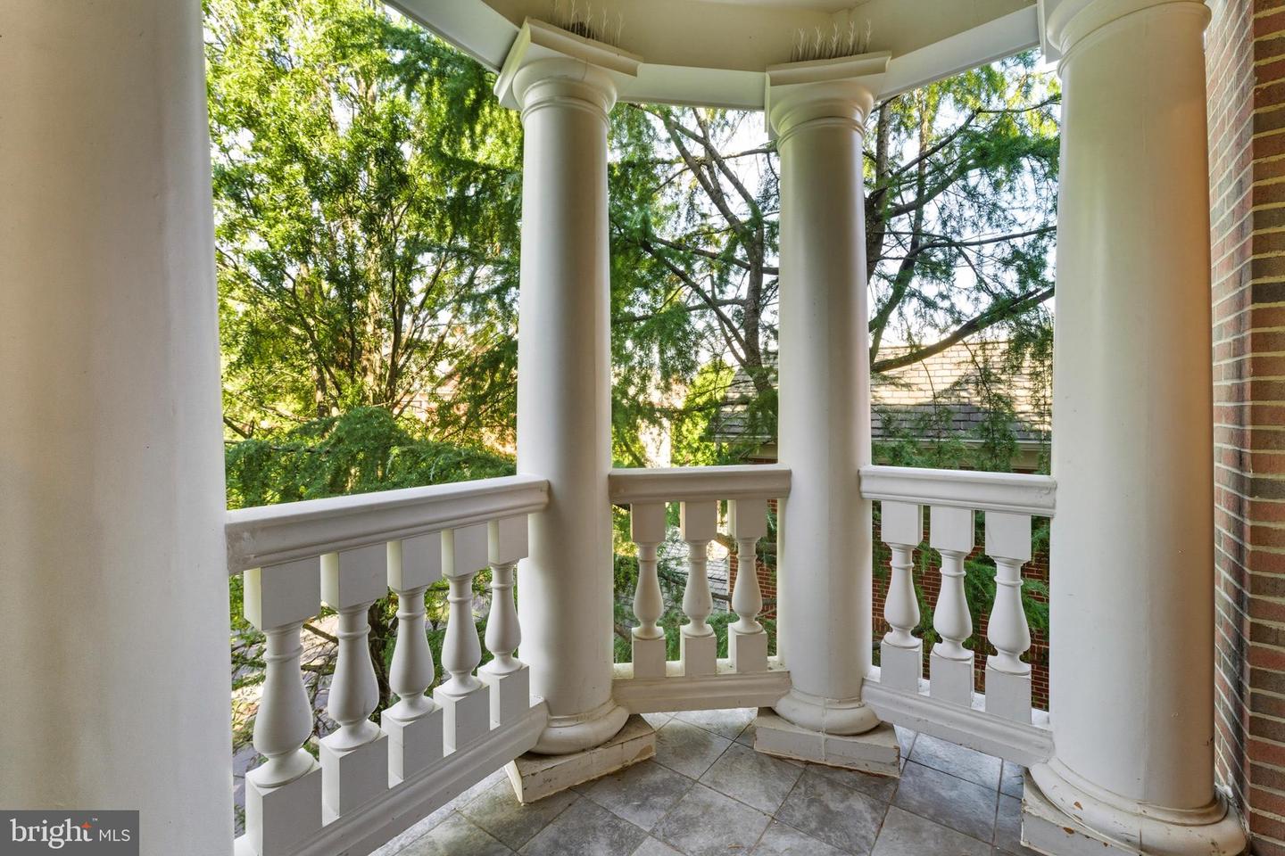 1480 EVANS FARM DR #202, MCLEAN, Virginia 22101, 2 Bedrooms Bedrooms, ,2 BathroomsBathrooms,Residential,For sale,1480 EVANS FARM DR #202,VAFX2267780 MLS # VAFX2267780