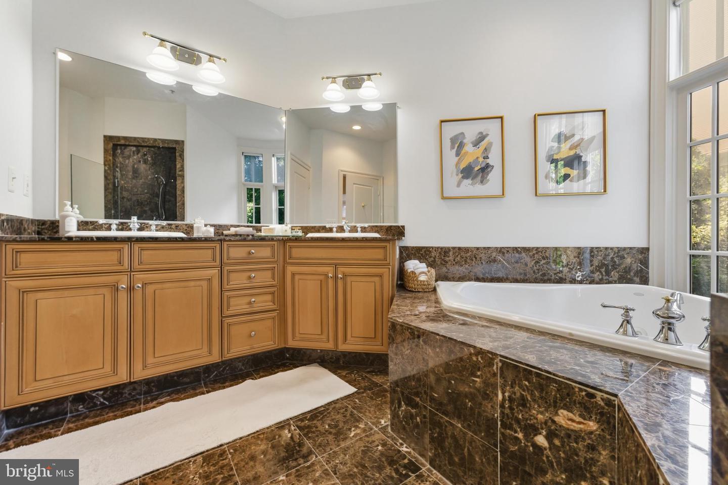 1480 EVANS FARM DR #202, MCLEAN, Virginia 22101, 2 Bedrooms Bedrooms, ,2 BathroomsBathrooms,Residential,For sale,1480 EVANS FARM DR #202,VAFX2267780 MLS # VAFX2267780