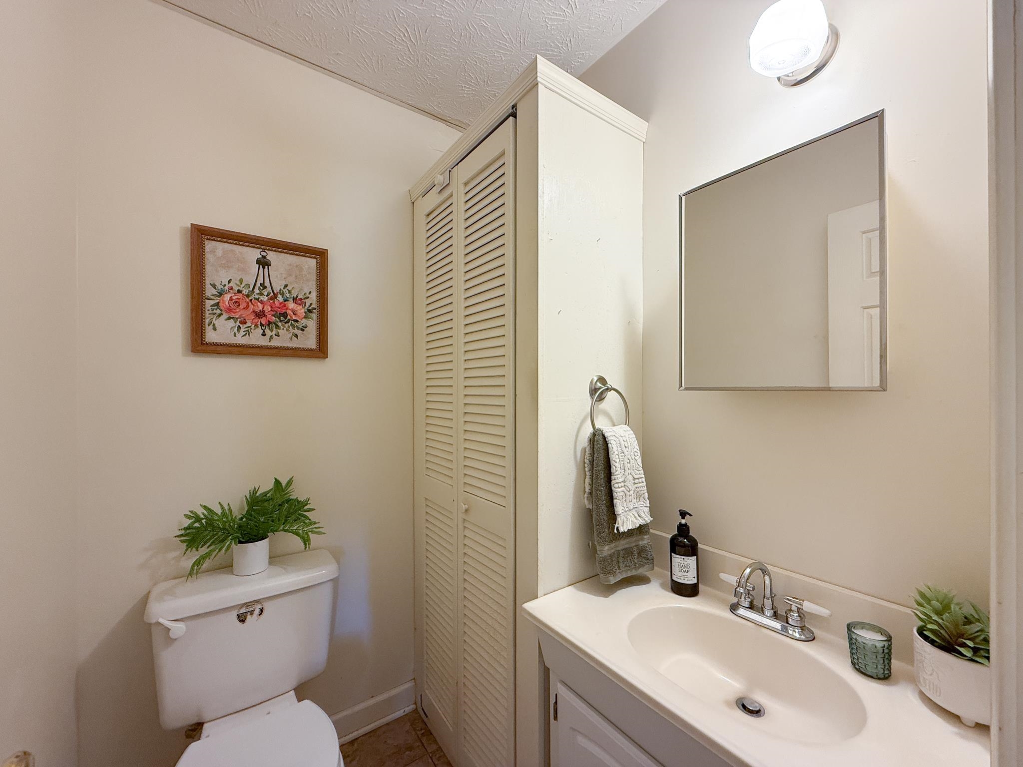 901 POWHATAN ST, STAUNTON, Virginia 24401, 3 Bedrooms Bedrooms, ,1 BathroomBathrooms,Residential,901 POWHATAN ST,670825 MLS # 670825