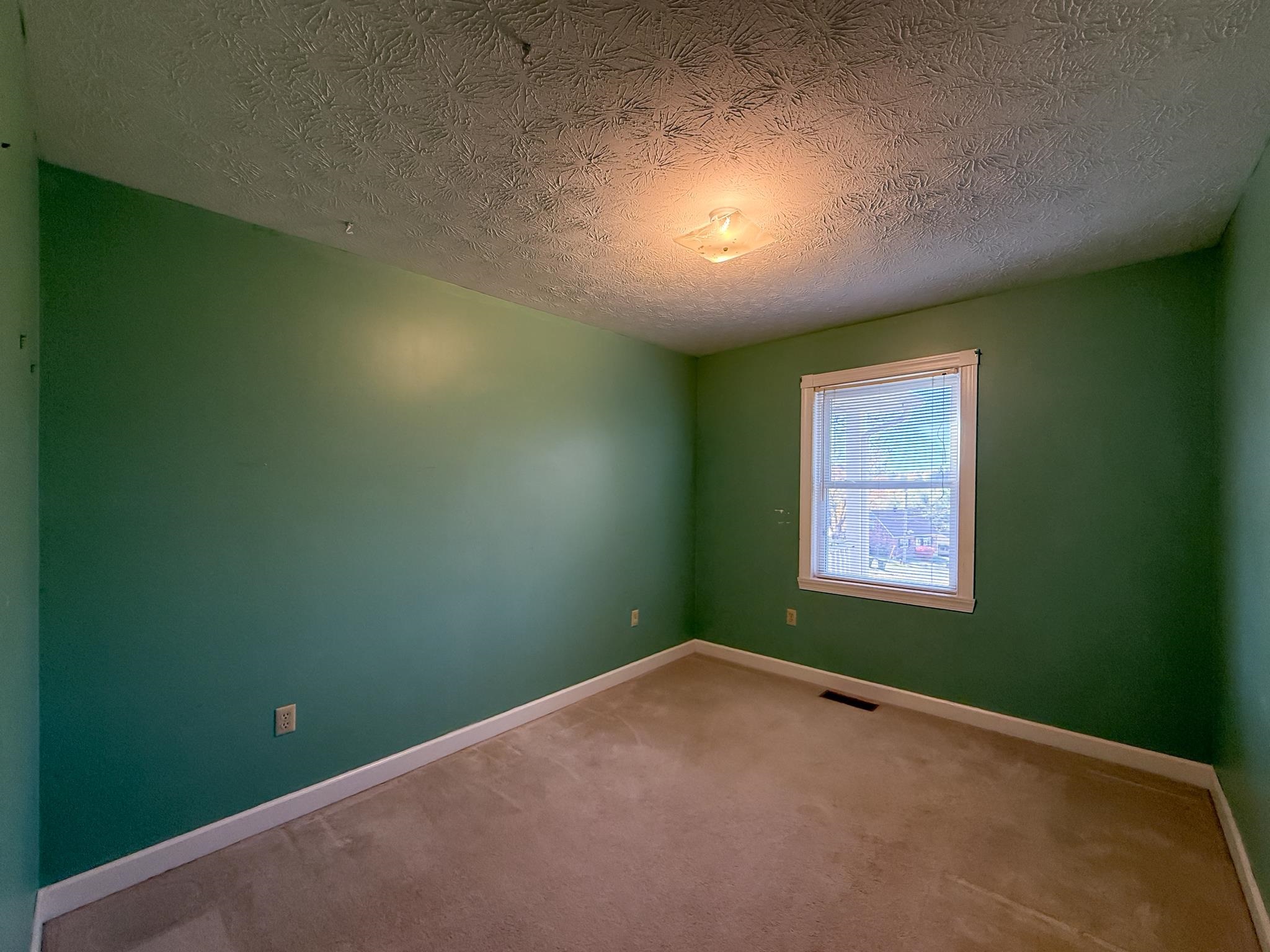 901 POWHATAN ST, STAUNTON, Virginia 24401, 3 Bedrooms Bedrooms, ,1 BathroomBathrooms,Residential,901 POWHATAN ST,670825 MLS # 670825