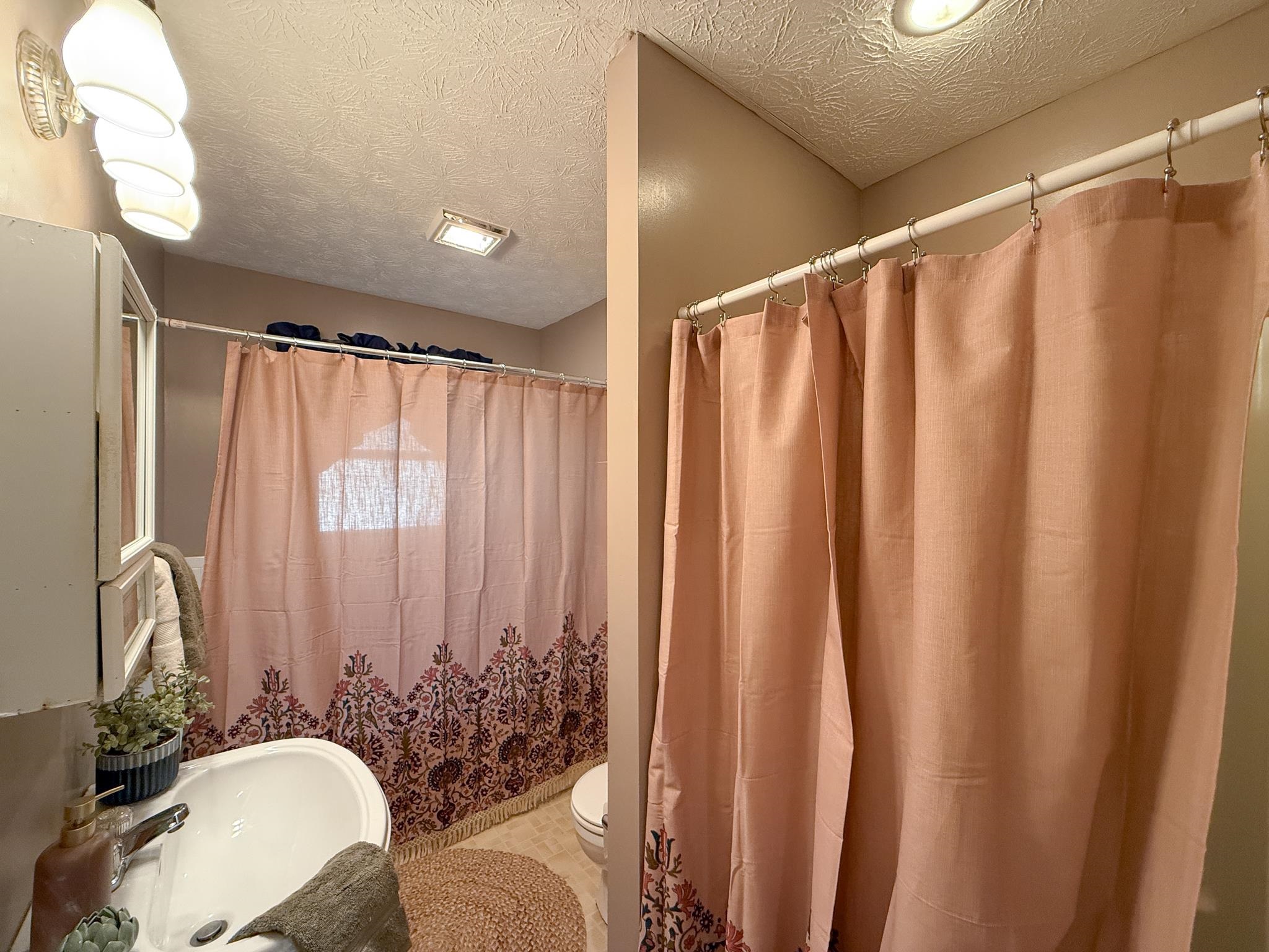 901 POWHATAN ST, STAUNTON, Virginia 24401, 3 Bedrooms Bedrooms, ,1 BathroomBathrooms,Residential,901 POWHATAN ST,670825 MLS # 670825