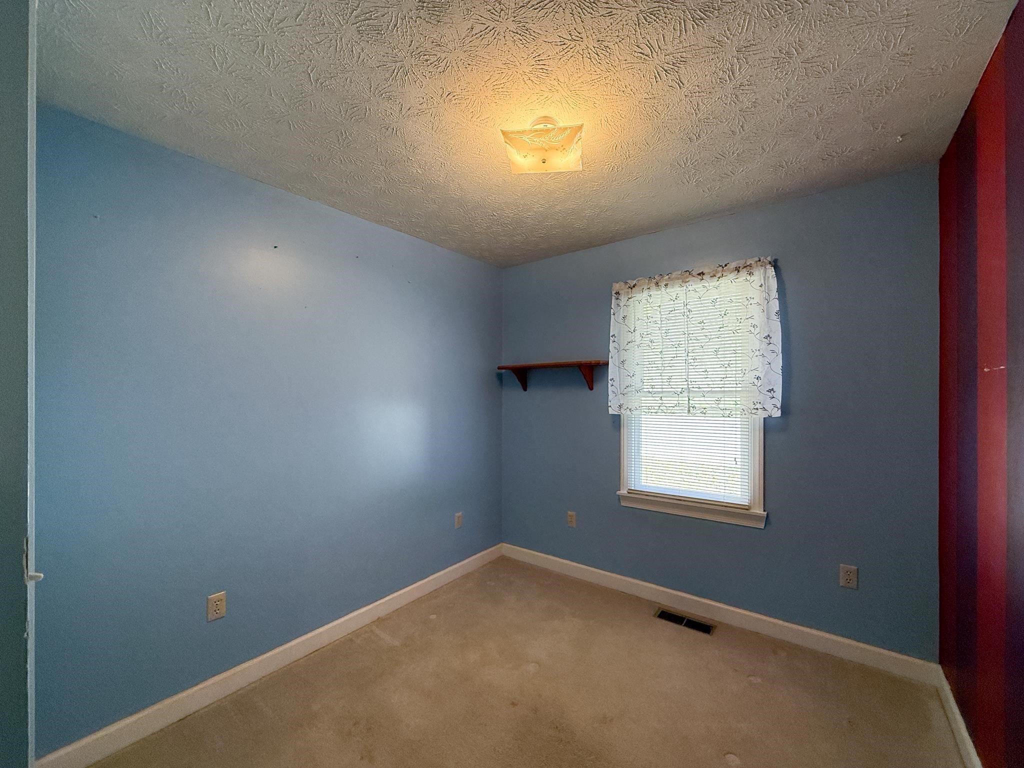 901 POWHATAN ST, STAUNTON, Virginia 24401, 3 Bedrooms Bedrooms, ,1 BathroomBathrooms,Residential,901 POWHATAN ST,670825 MLS # 670825