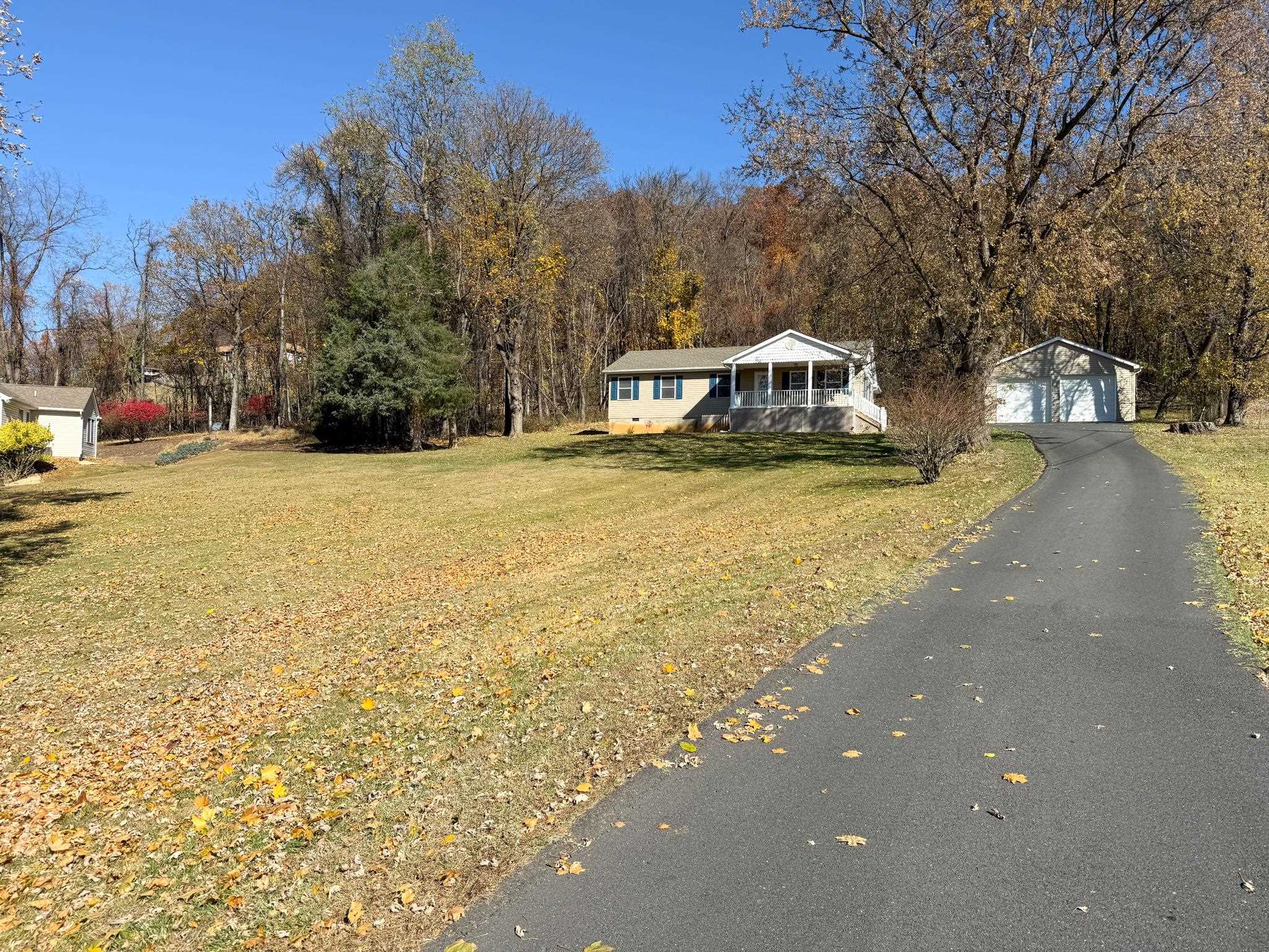 901 POWHATAN ST, STAUNTON, Virginia 24401, 3 Bedrooms Bedrooms, ,1 BathroomBathrooms,Residential,901 POWHATAN ST,670825 MLS # 670825