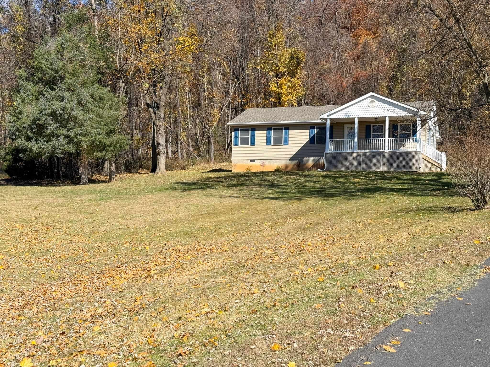 901 POWHATAN ST, STAUNTON, Virginia 24401, 3 Bedrooms Bedrooms, ,1 BathroomBathrooms,Residential,901 POWHATAN ST,670825 MLS # 670825