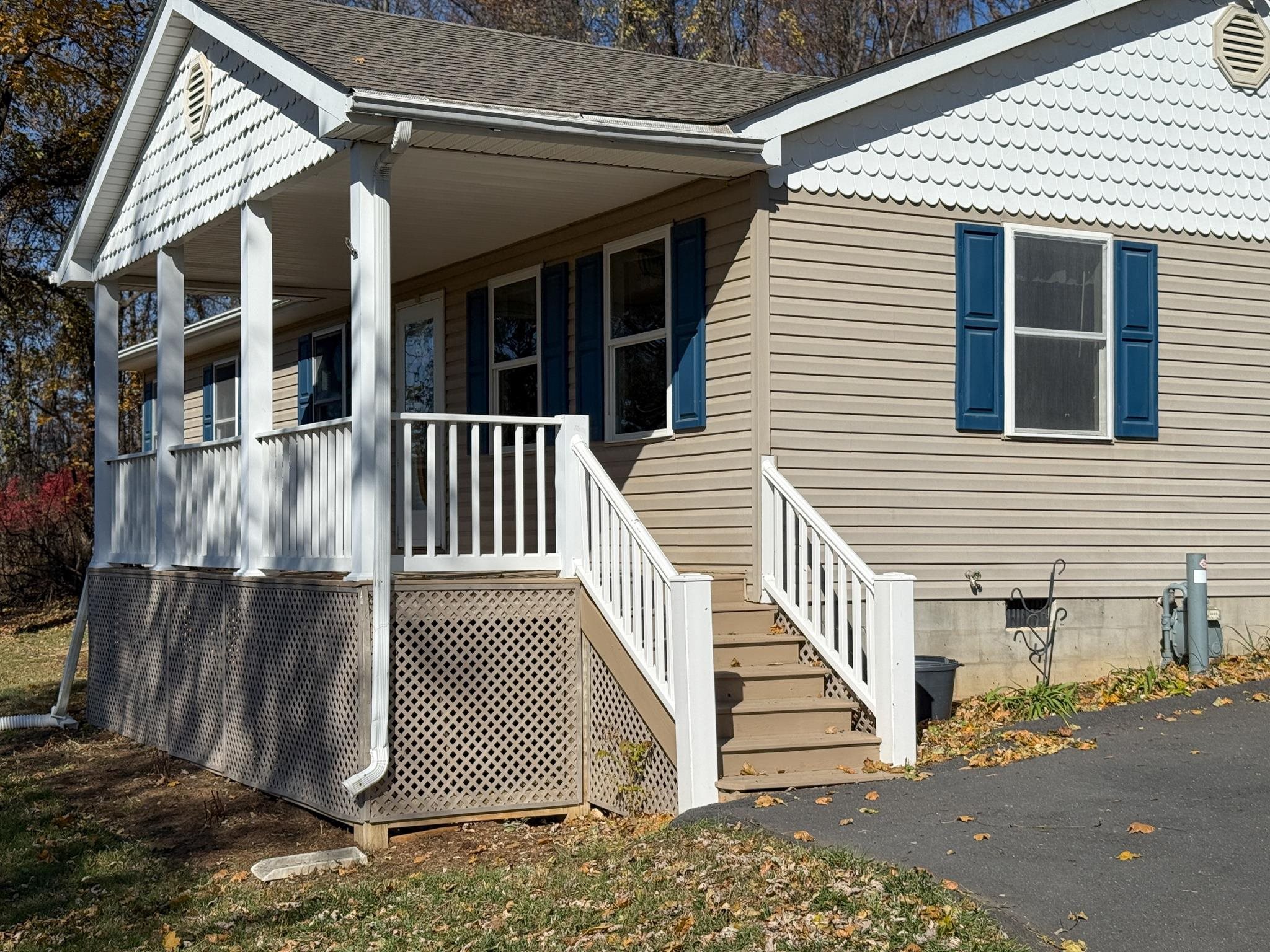 901 POWHATAN ST, STAUNTON, Virginia 24401, 3 Bedrooms Bedrooms, ,1 BathroomBathrooms,Residential,901 POWHATAN ST,670825 MLS # 670825