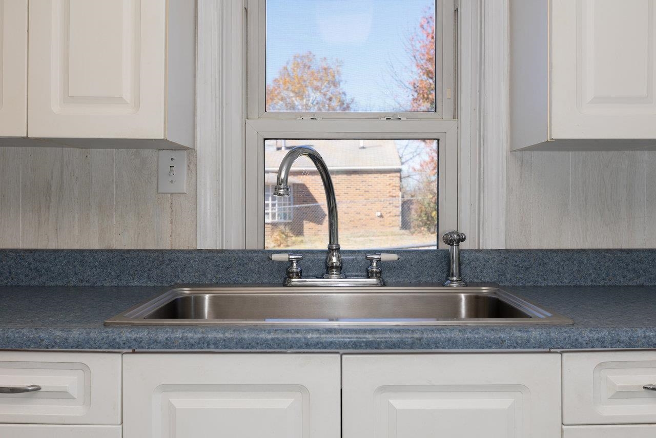 556 E GAY ST, HARRISONBURG, Virginia 22801, 3 Bedrooms Bedrooms, ,1 BathroomBathrooms,Residential,556 E GAY ST,670826 MLS # 670826