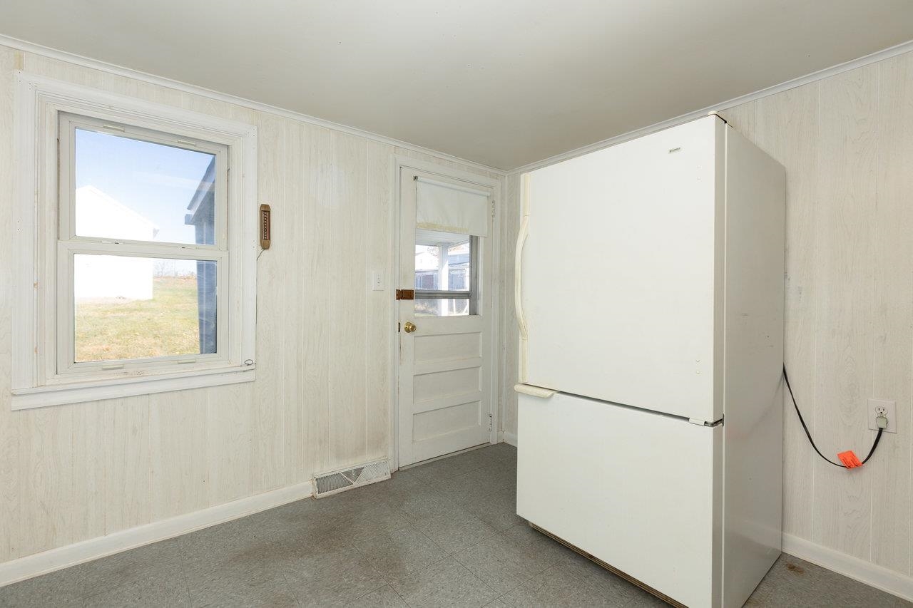 556 E GAY ST, HARRISONBURG, Virginia 22801, 3 Bedrooms Bedrooms, ,1 BathroomBathrooms,Residential,556 E GAY ST,670826 MLS # 670826