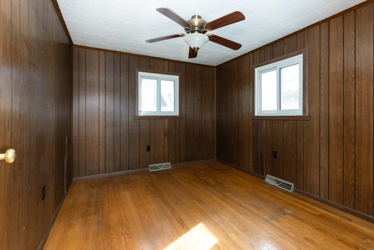 556 E GAY ST, HARRISONBURG, Virginia 22801, 3 Bedrooms Bedrooms, ,1 BathroomBathrooms,Residential,556 E GAY ST,670826 MLS # 670826