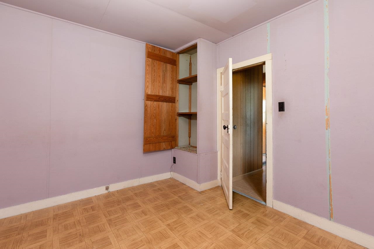 556 E GAY ST, HARRISONBURG, Virginia 22801, 3 Bedrooms Bedrooms, ,1 BathroomBathrooms,Residential,556 E GAY ST,670826 MLS # 670826